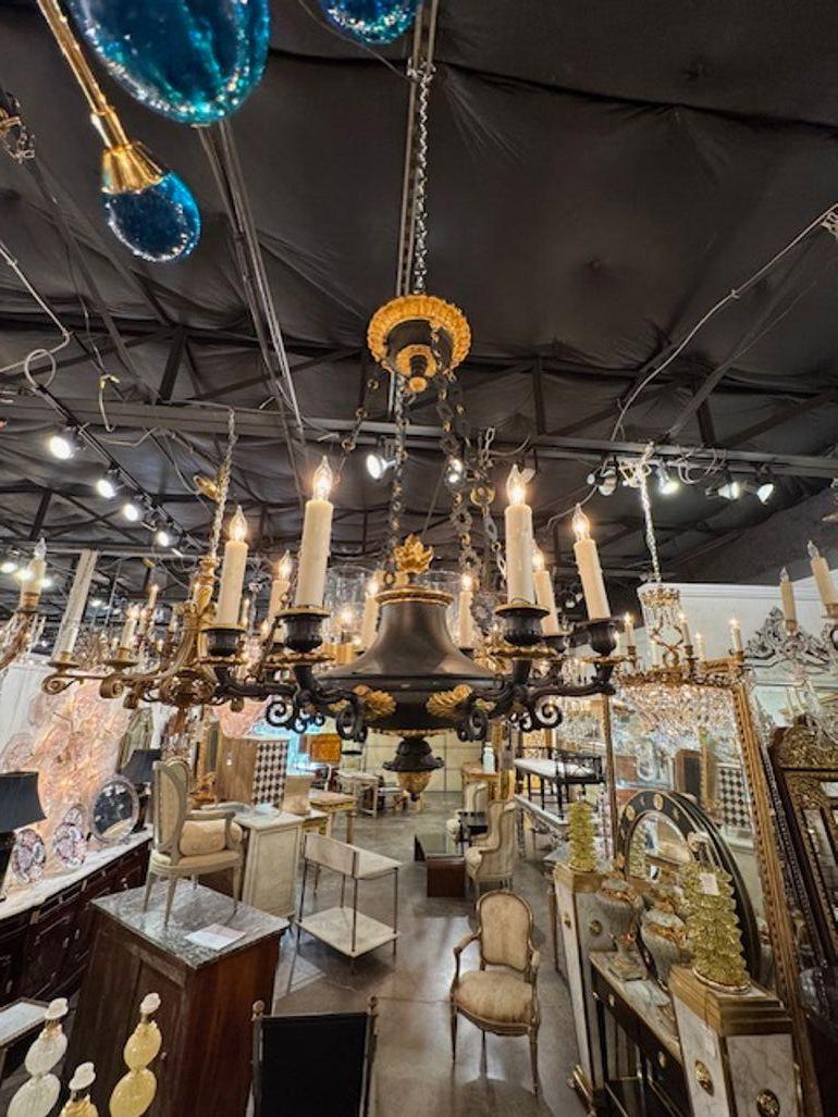 Lampadario francese Impero in bronzo in vendita 3