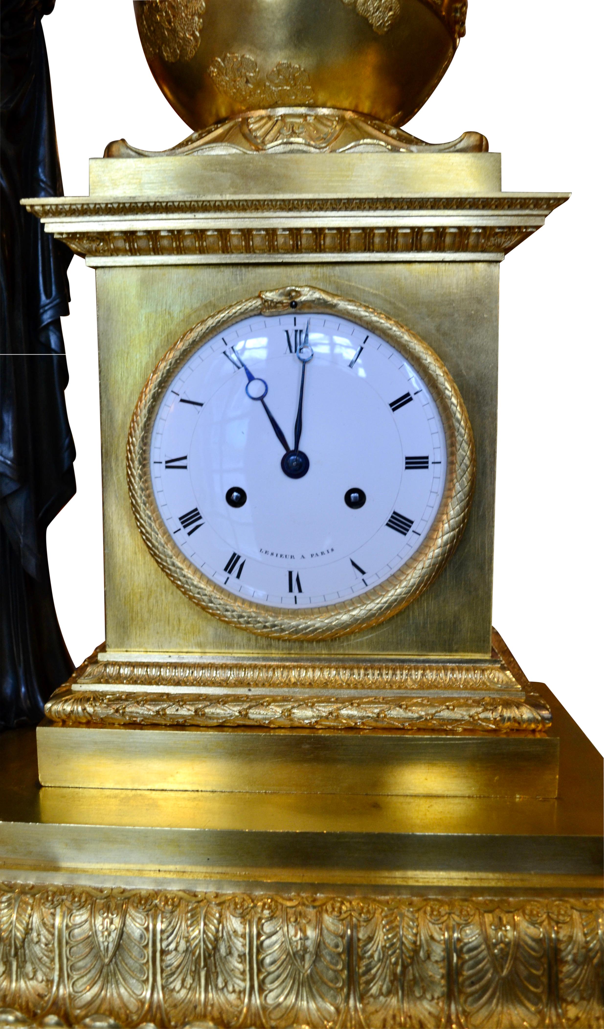 Horloge Empire français en bronze représentant la muse grecque de l'astronomie d'Urania en vente 6