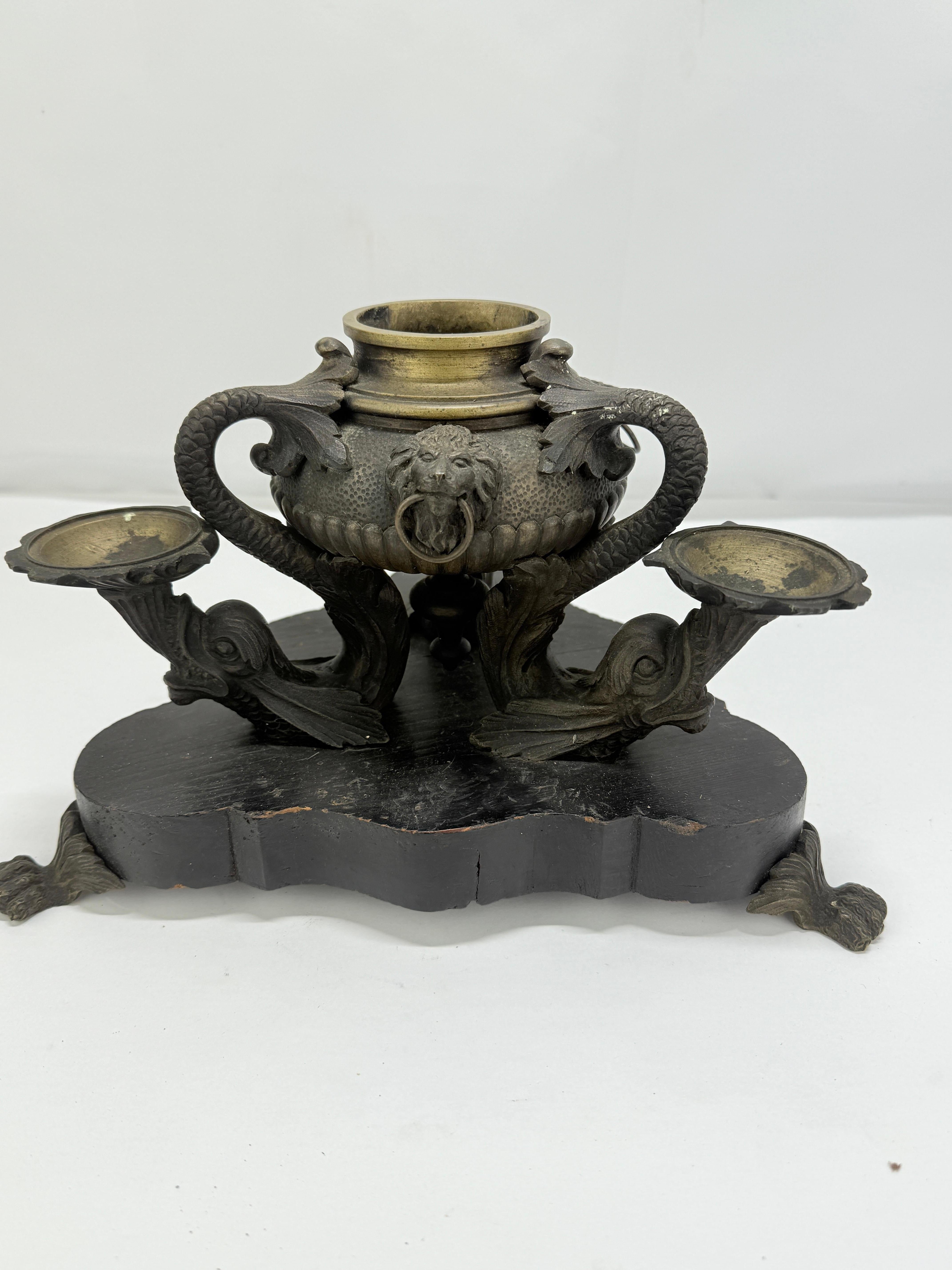 Néo-égyptien Encrier en bronze de l'Empire français d'après les lampes à huile romaines, c.1815-25 en vente