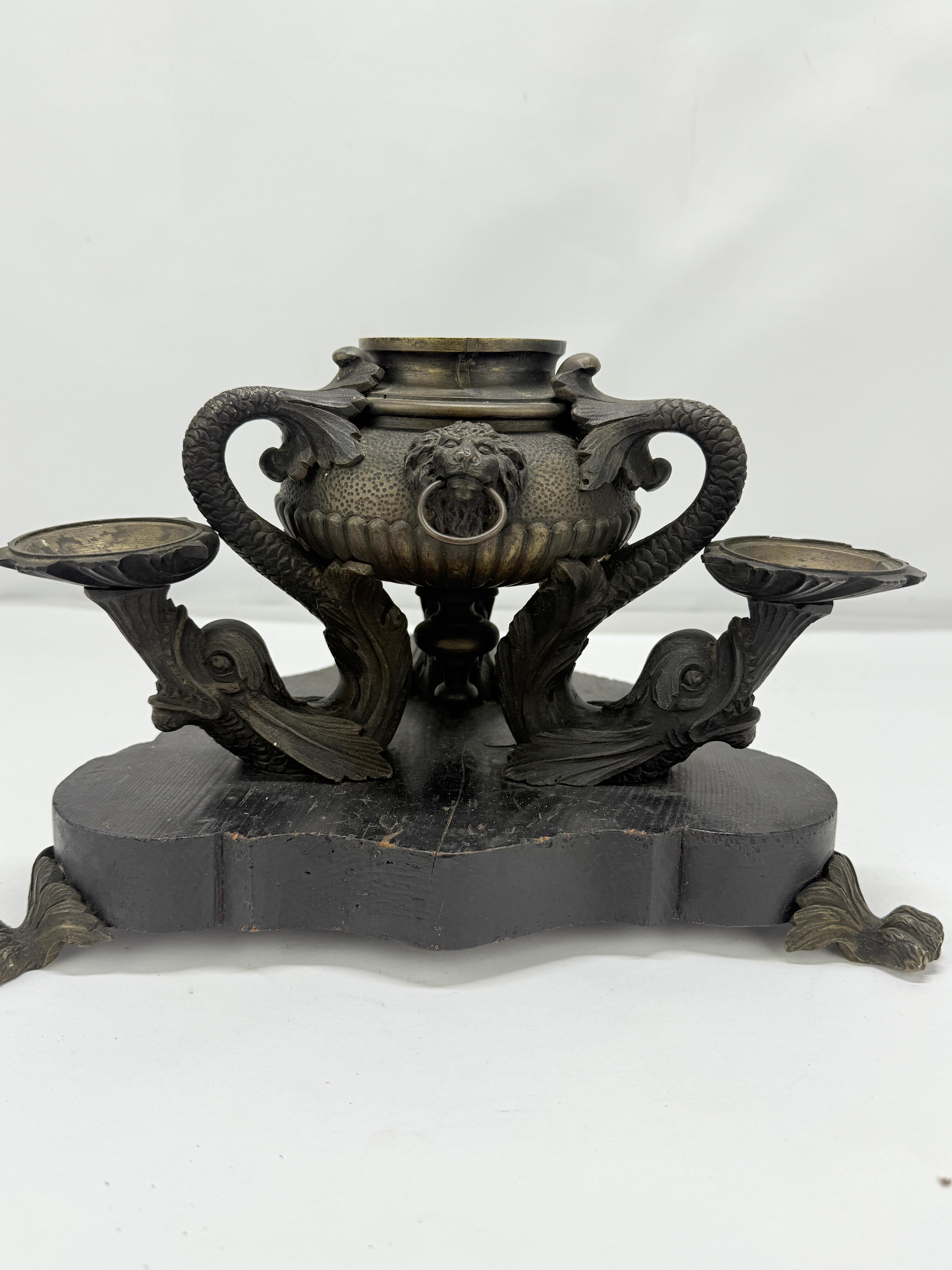 Encrier en bronze de l'Empire français d'après les lampes à huile romaines, c.1815-25 Bon état - En vente à Atlanta, GA