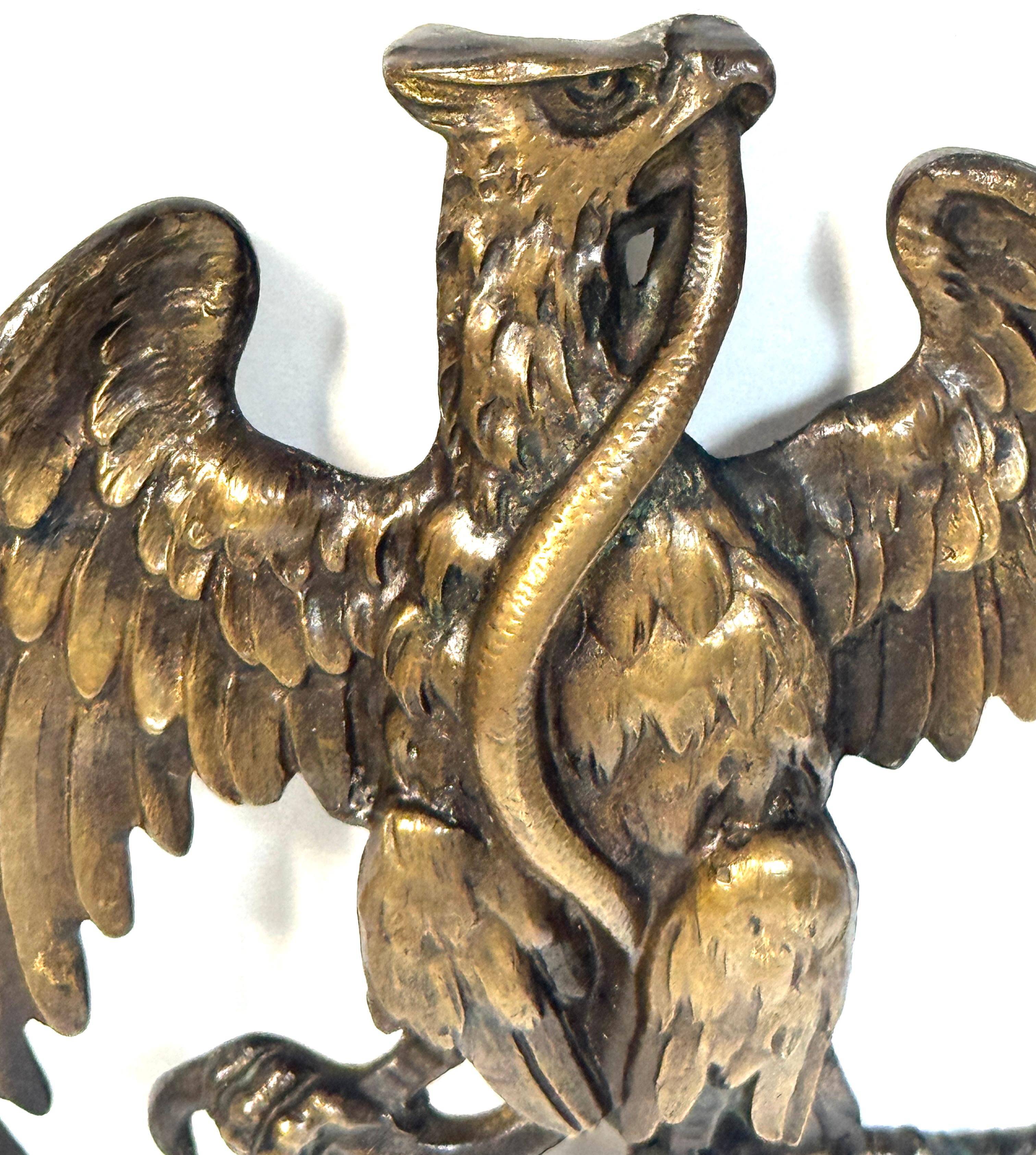Französische Empire-Bronze-Montierung eines Adlers, der eine Schlange bezwingt, Desmalter /  Thomire im Angebot 3