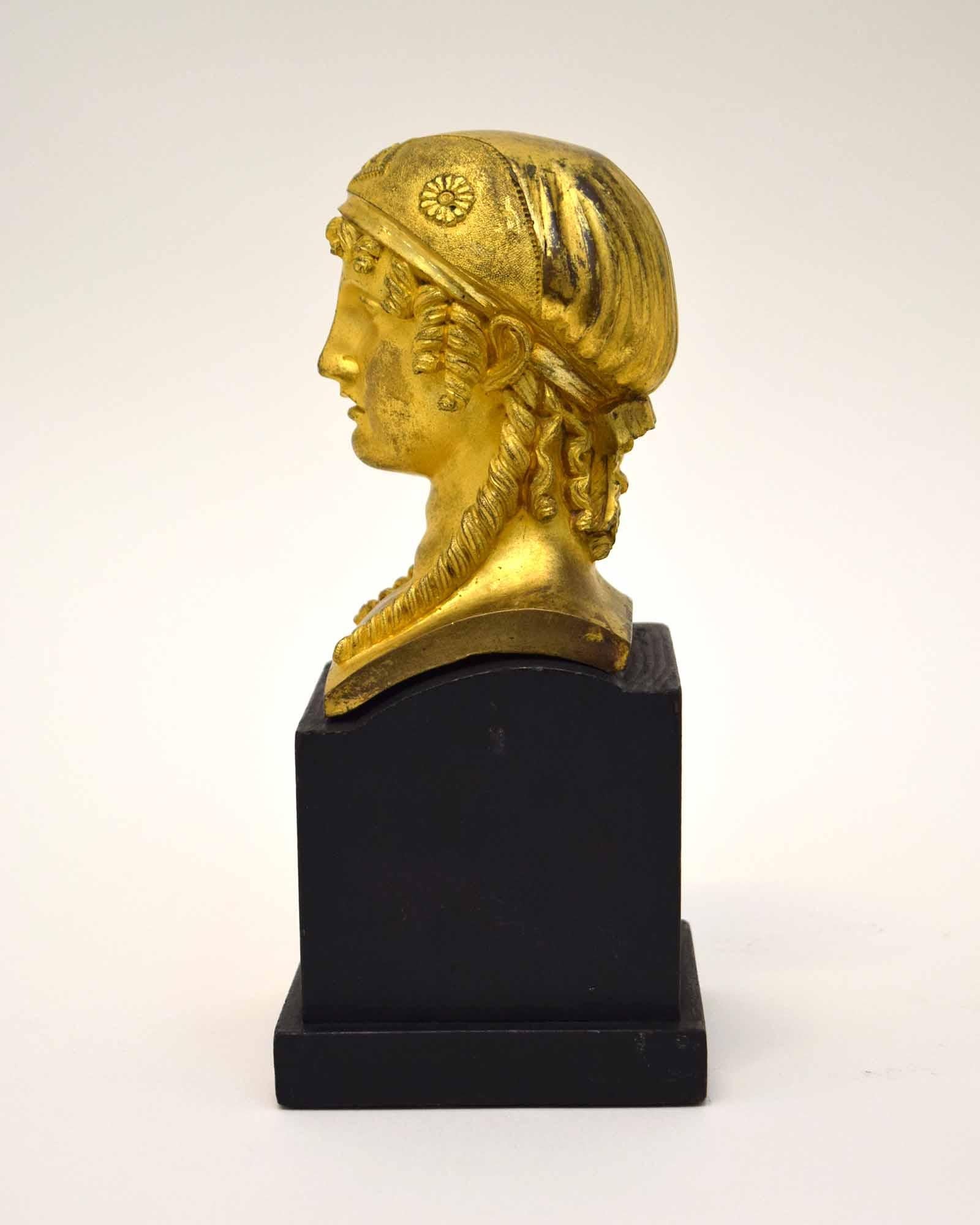 Französische Empire Bronze einer Frau aus dem französischen Empire (Vergoldet) im Angebot