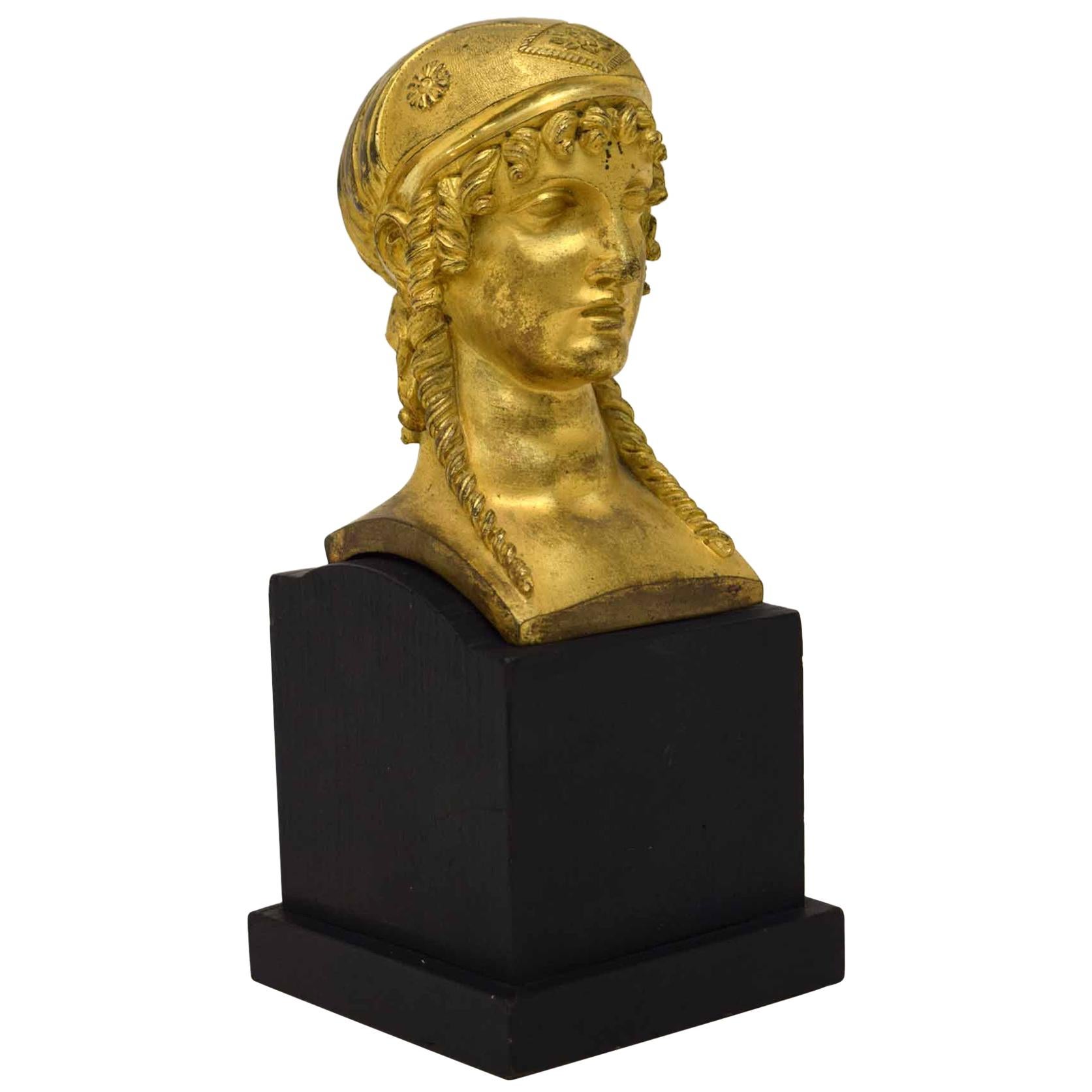 Französische Empire Bronze einer Frau aus dem französischen Empire