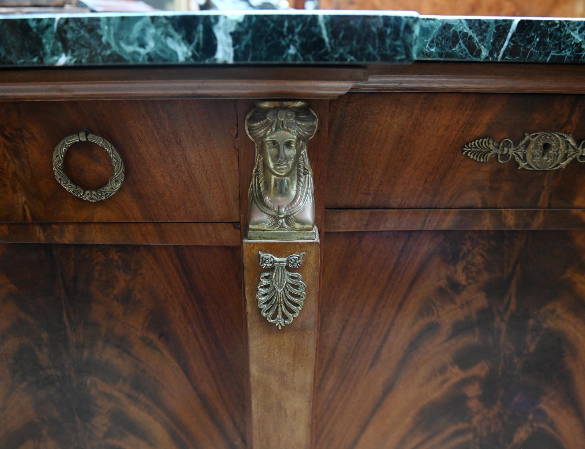 Gabinetto francese Impero Buffet Server Mogano 1880 in vendita 2