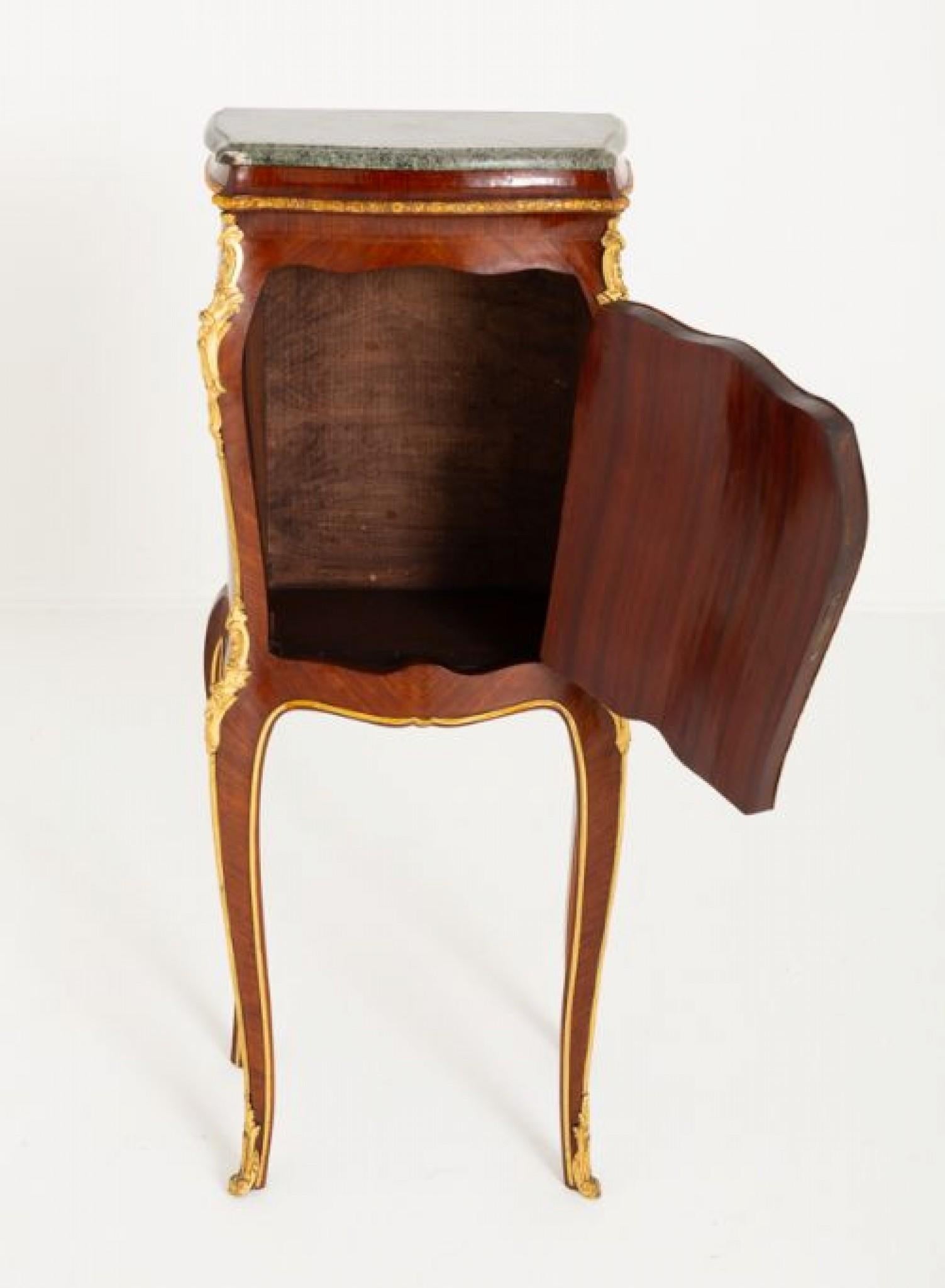Legno Cabinet Impero francese su piedistallo 1870 in vendita