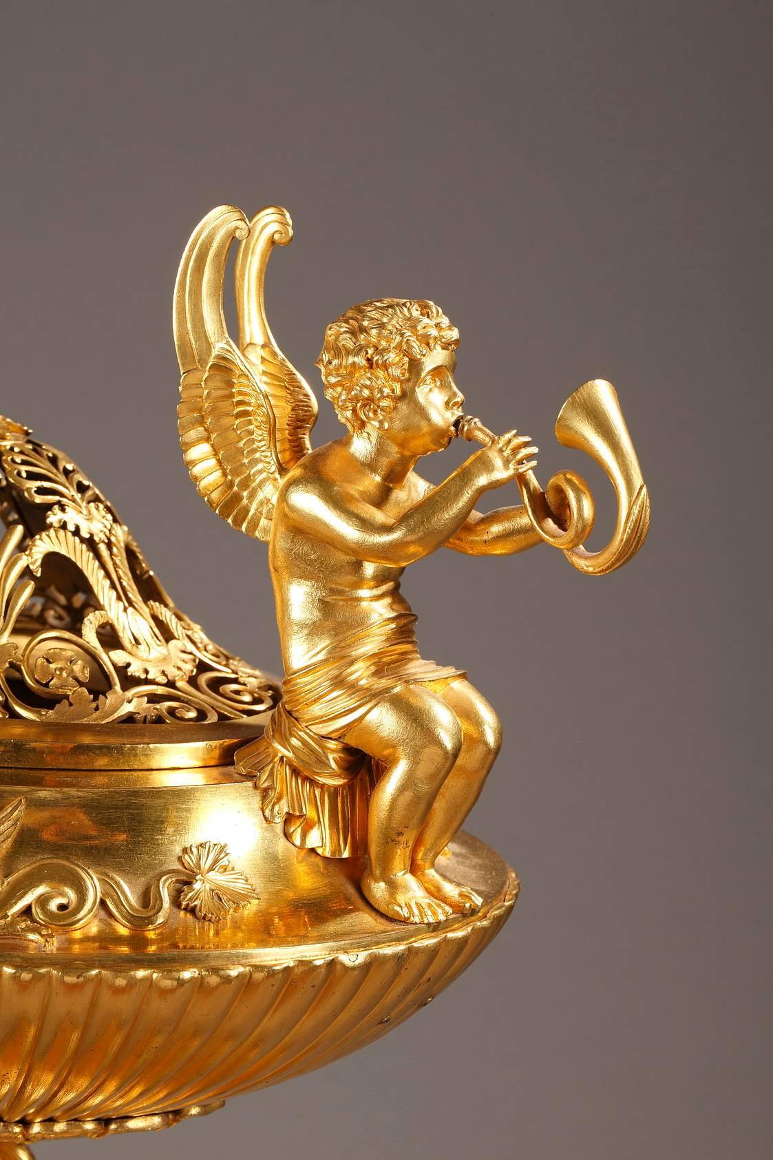 Bronze Centre de table Empire français Brûle-parfum en bronze doré et marbre en vente