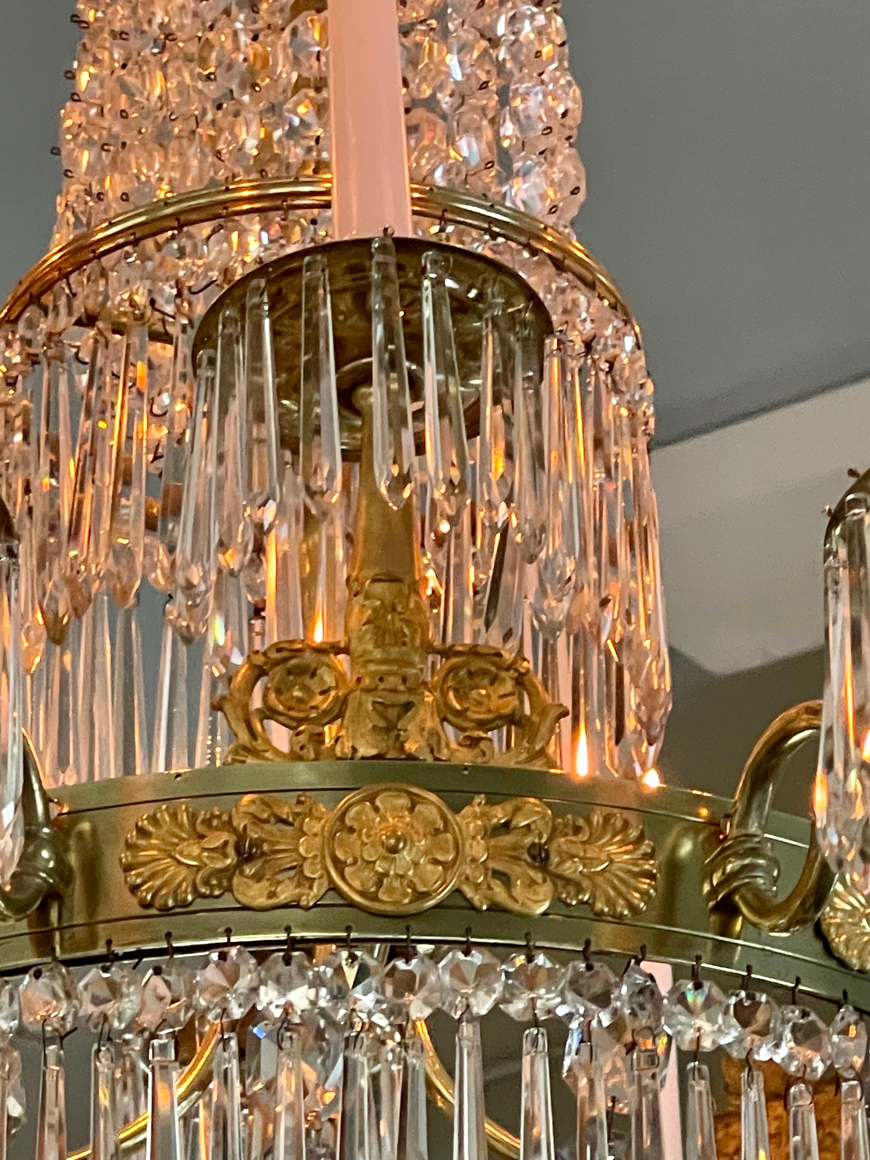 A fine French Empire Chandelier, circa 1820 For Sale 4