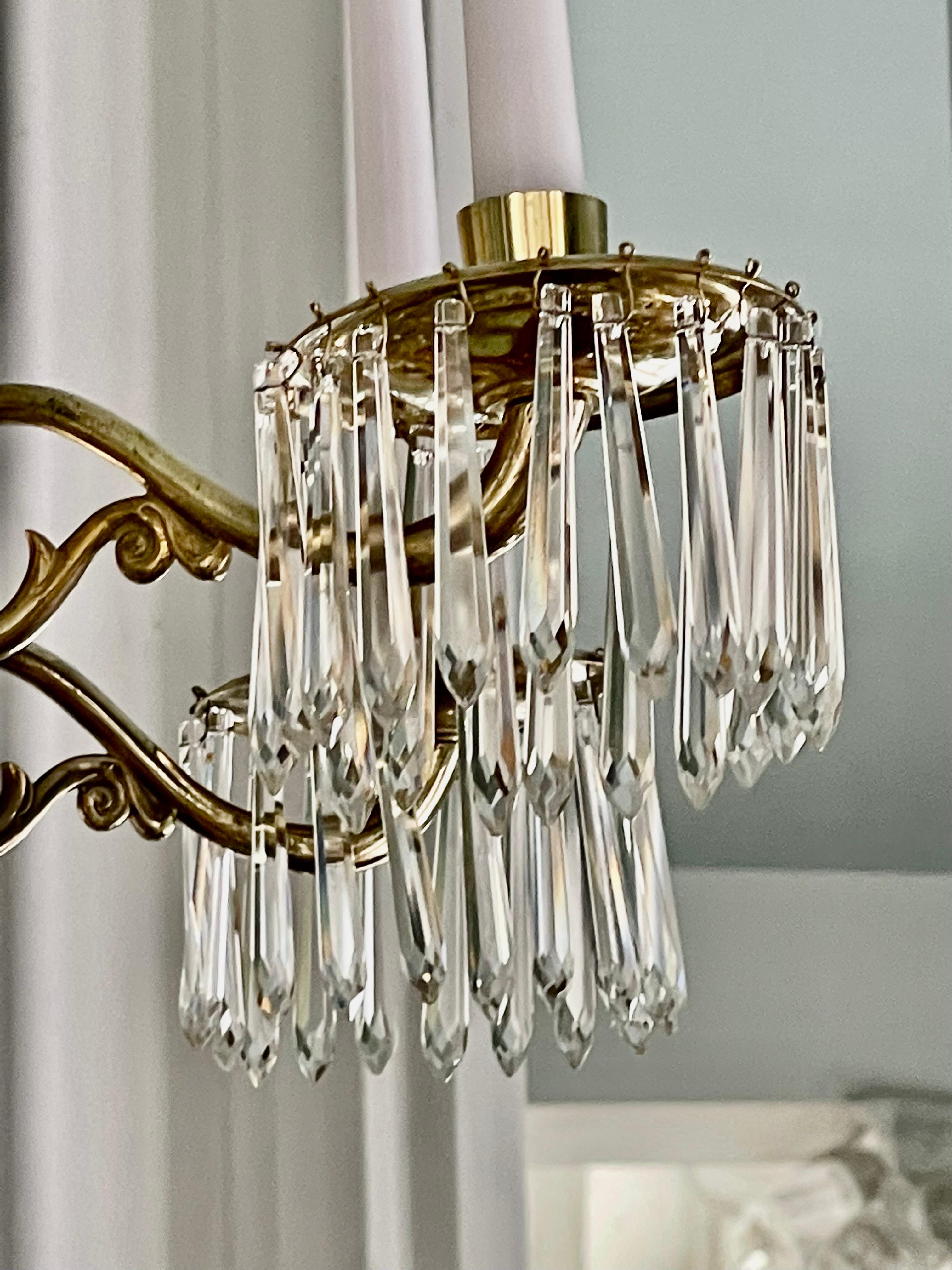 A fine French Empire Chandelier, circa 1820 In Excellent Condition For Sale In New Haven, CT