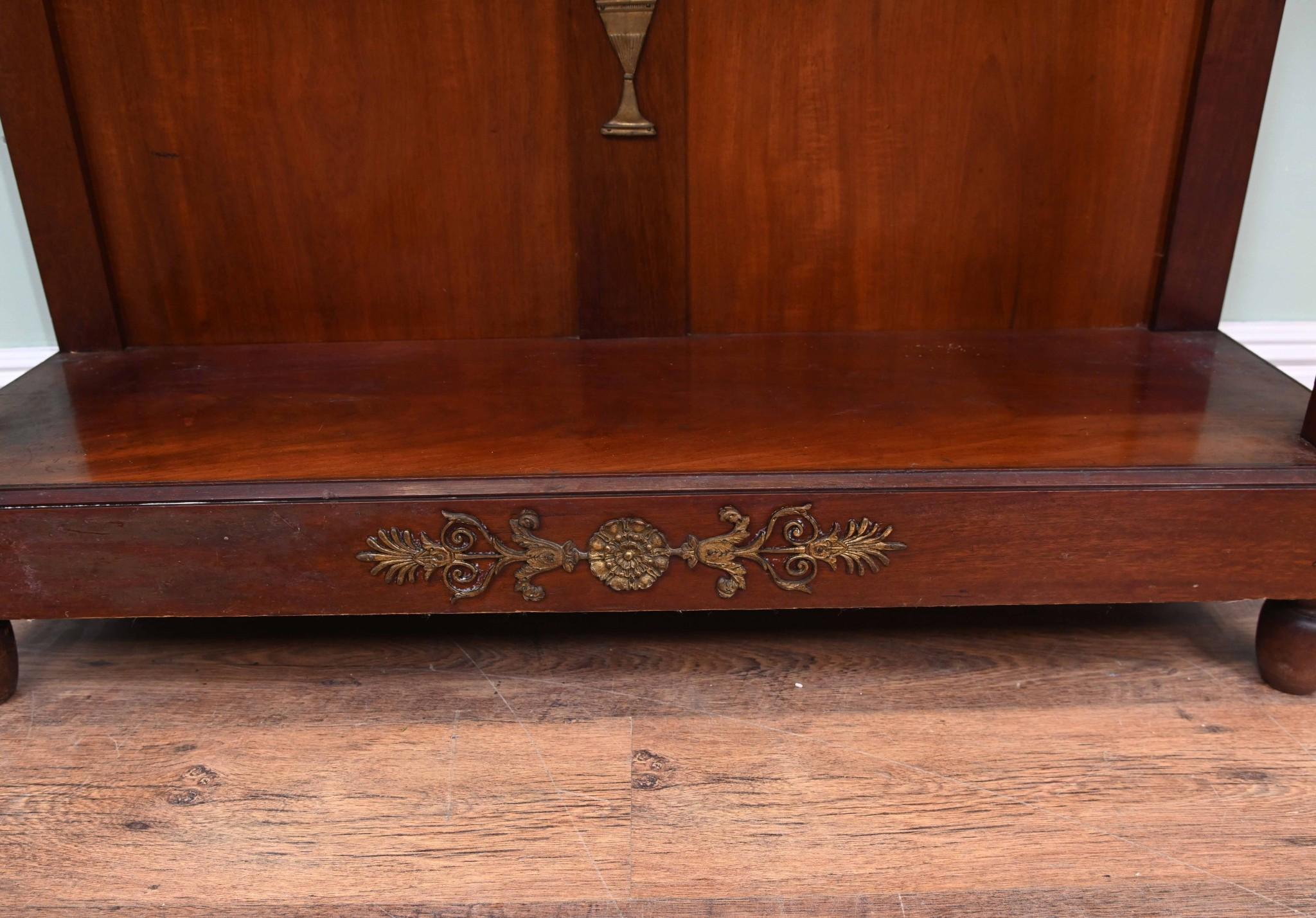 Cabinet Chiffonier Impero francese in mogano Napoleone III 1890 in vendita 10