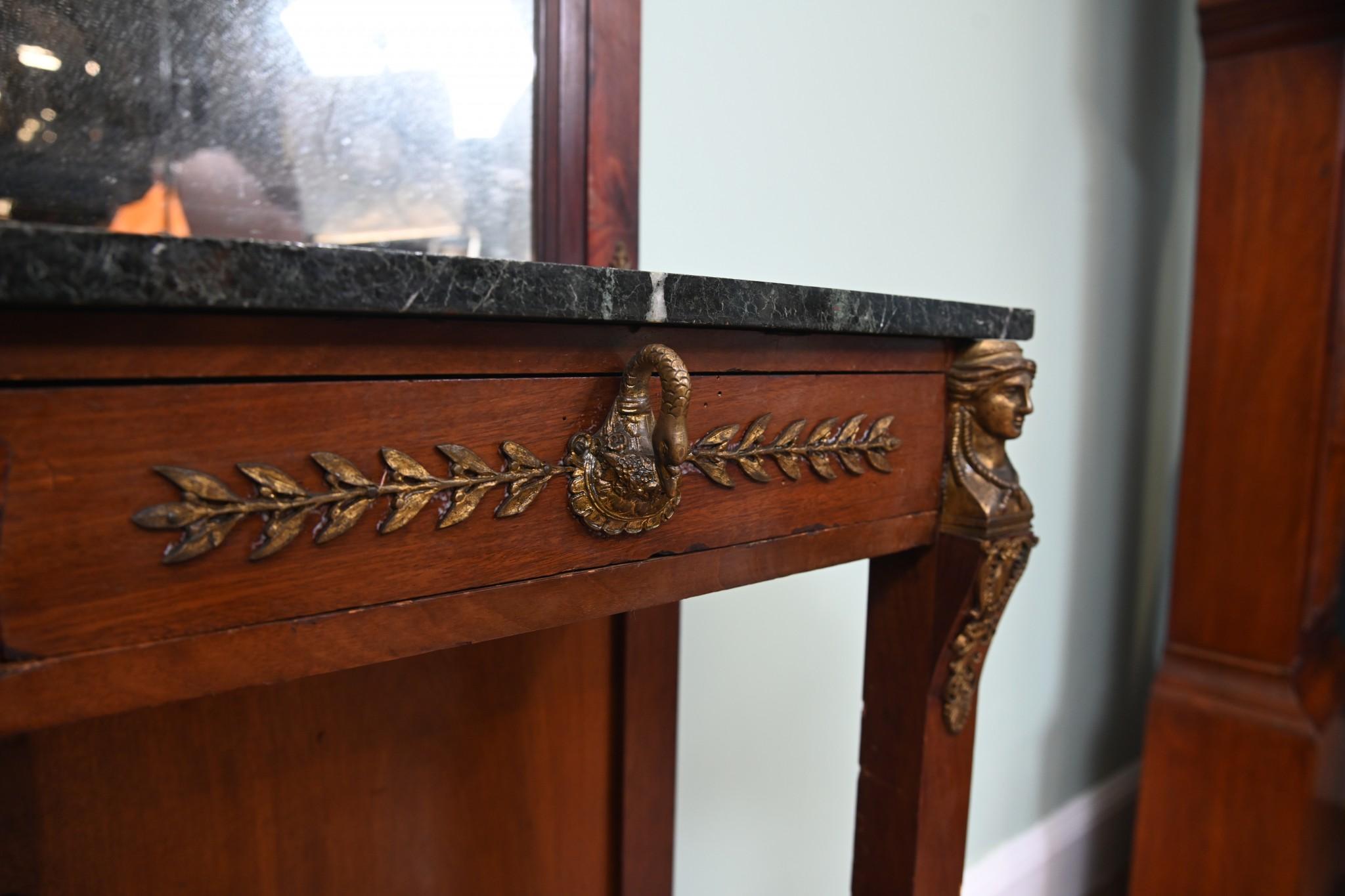 Stile impero Cabinet Chiffonier Impero francese in mogano Napoleone III 1890 in vendita