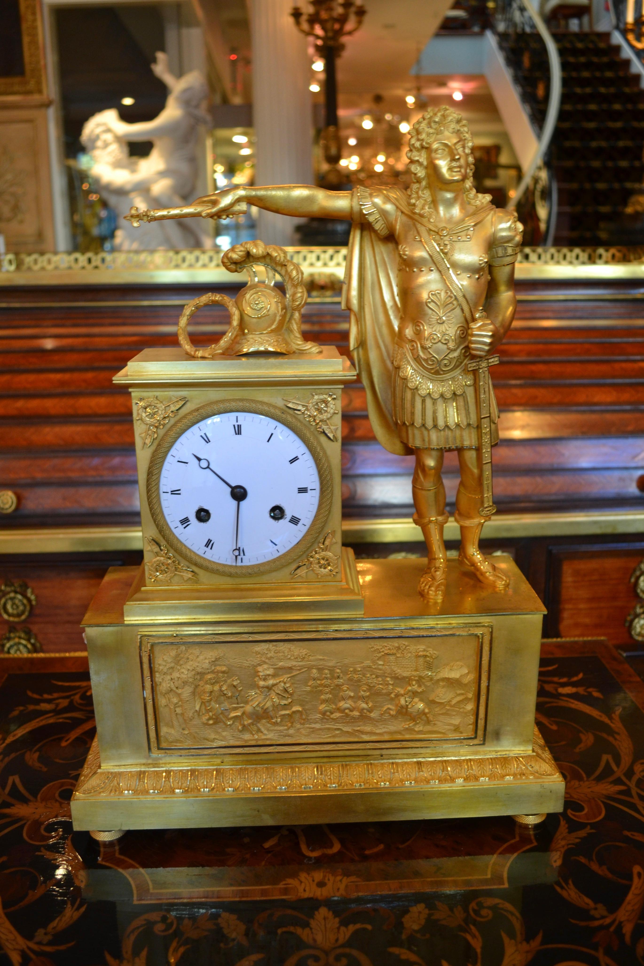 Horloge Empire française représentant Louis XVI habillé comme Caesar en vente 4