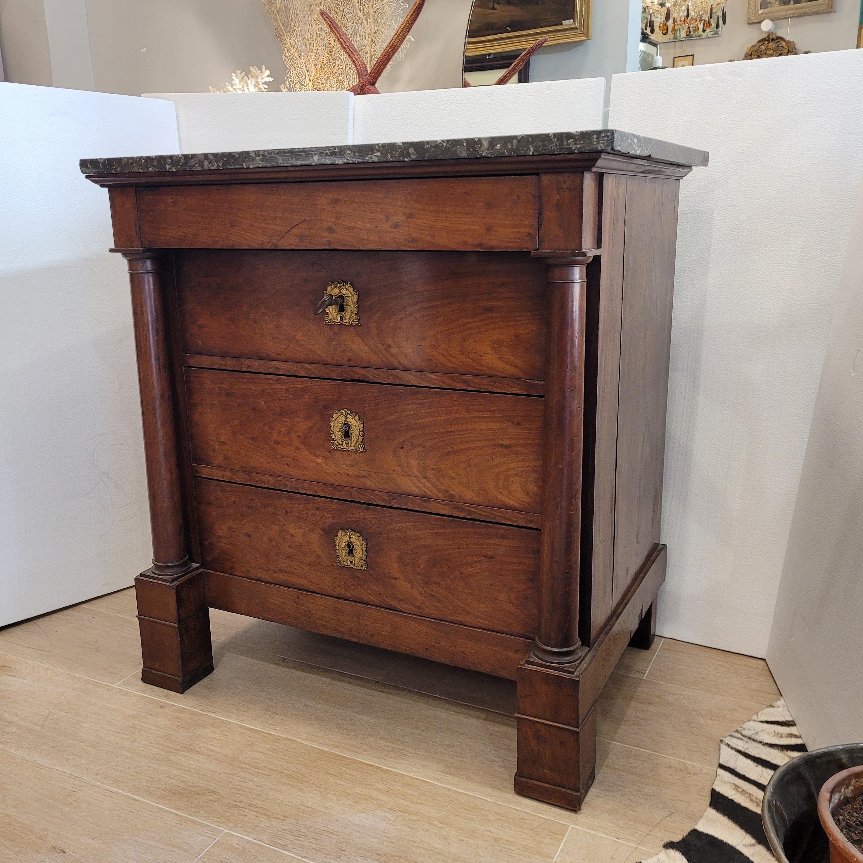French Empire Commode Chest of drawers wood and ormolu In Good Condition For Sale In Valladolid, ES