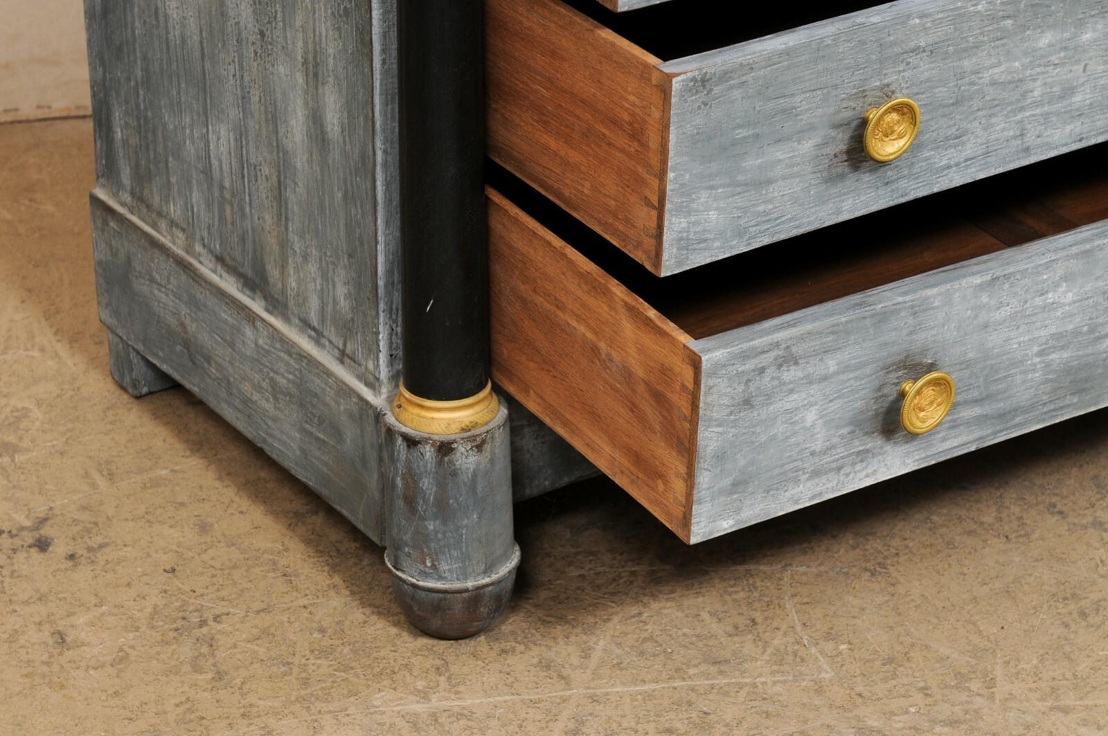 Commode Impero francese con piano in marmo nero e splendida ferramenta in ottone in vendita 5