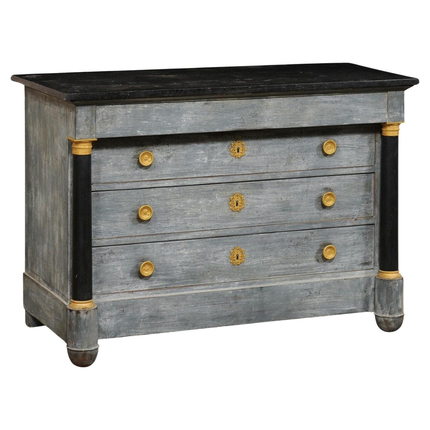 Commode Impero francese con piano in marmo nero e splendida ferramenta in ottone in vendita