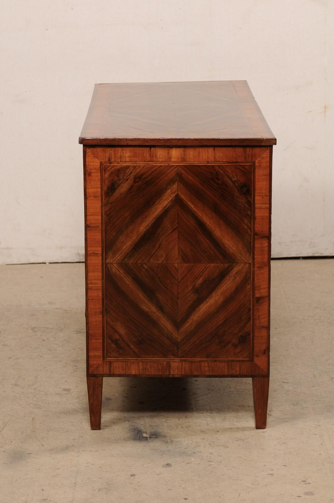 French Empire Commode with Beautiful Inlay & Bookmatched Veneer, Early 19th C. For Sale 5