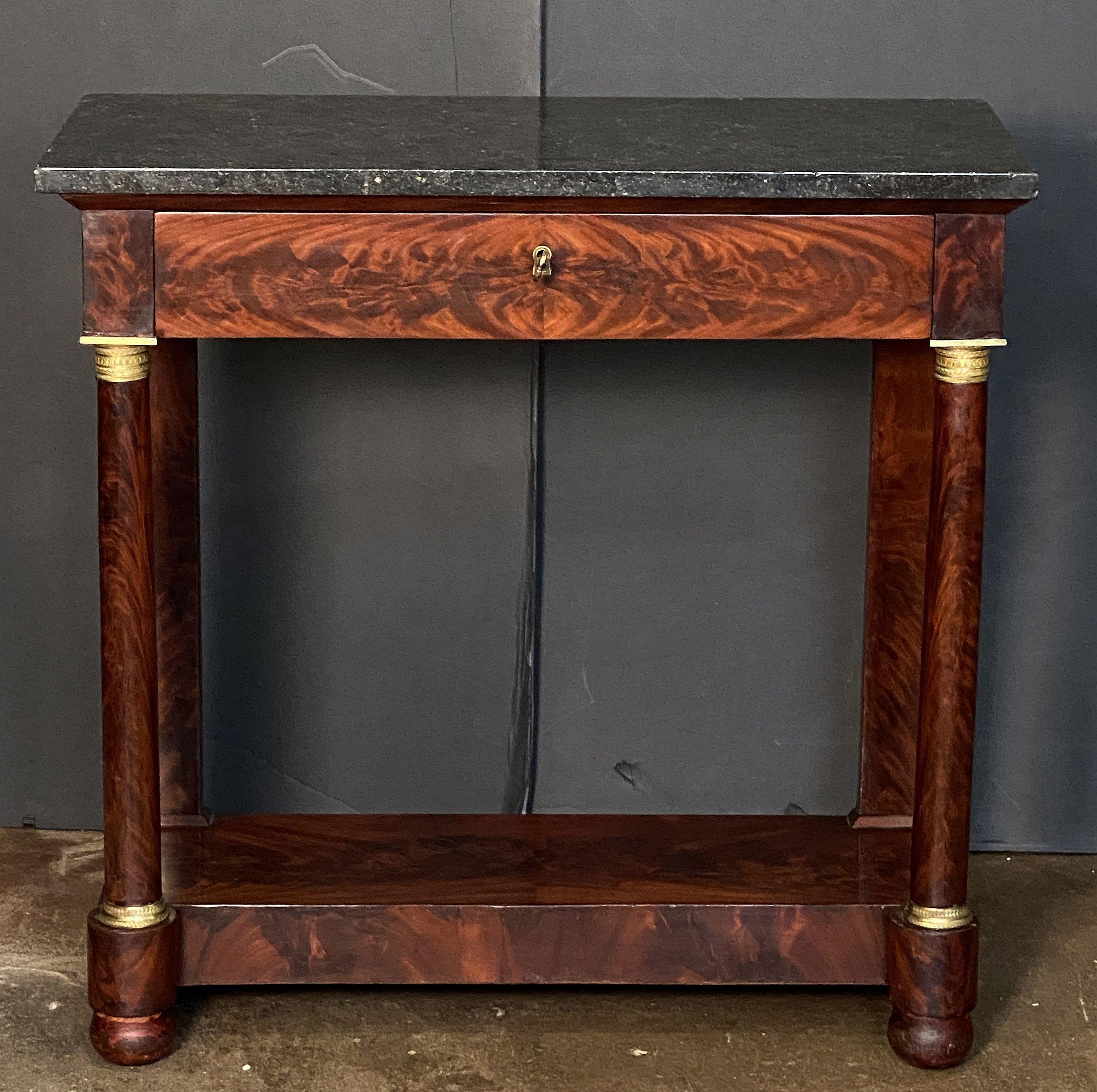 French Empire Console Table of Flame Mahogany with Marble Top In Good Condition For Sale In Austin, TX