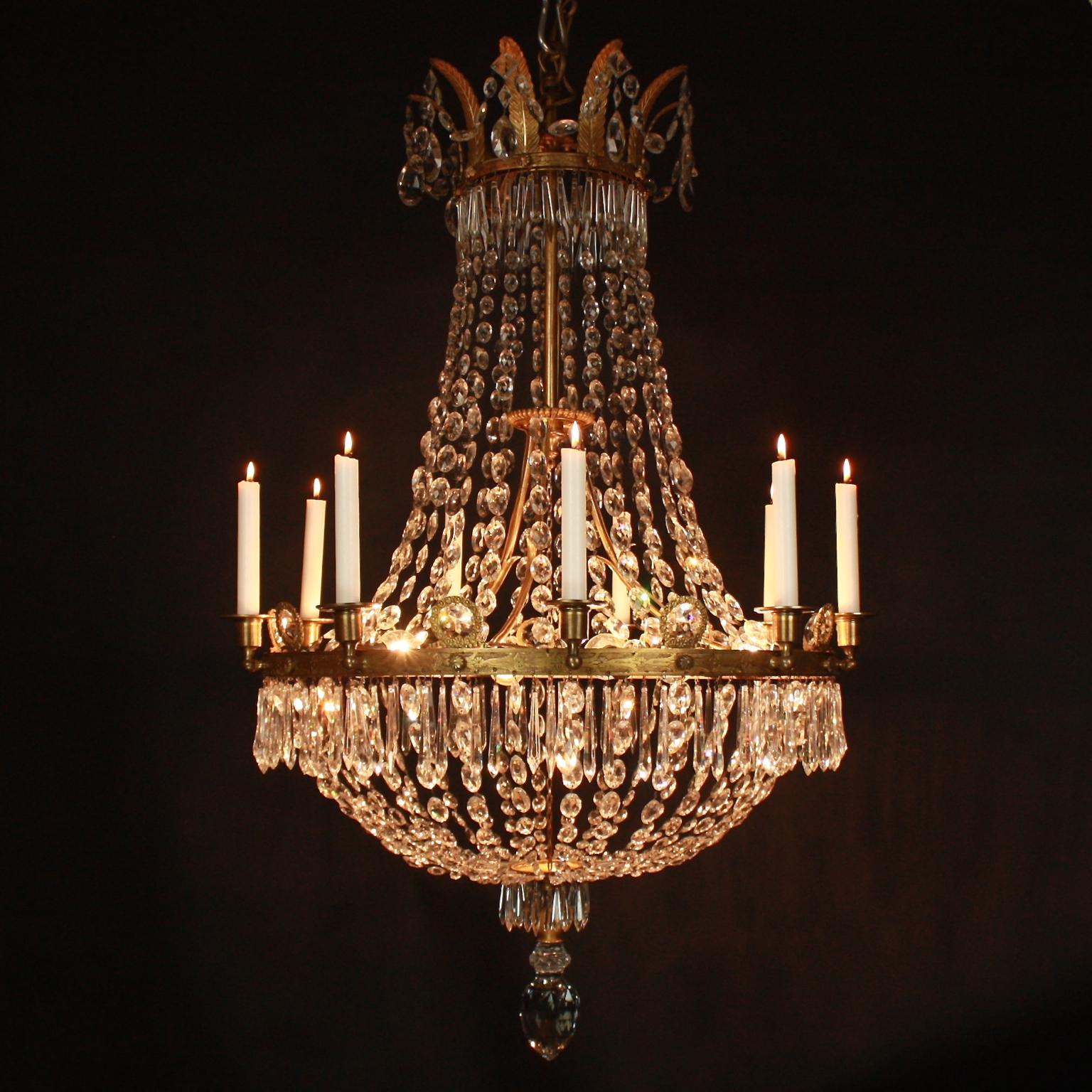 French Early 19th Century Empire Crystal-Cut and Gilt-Bronze Basket Chandelier For Sale 5