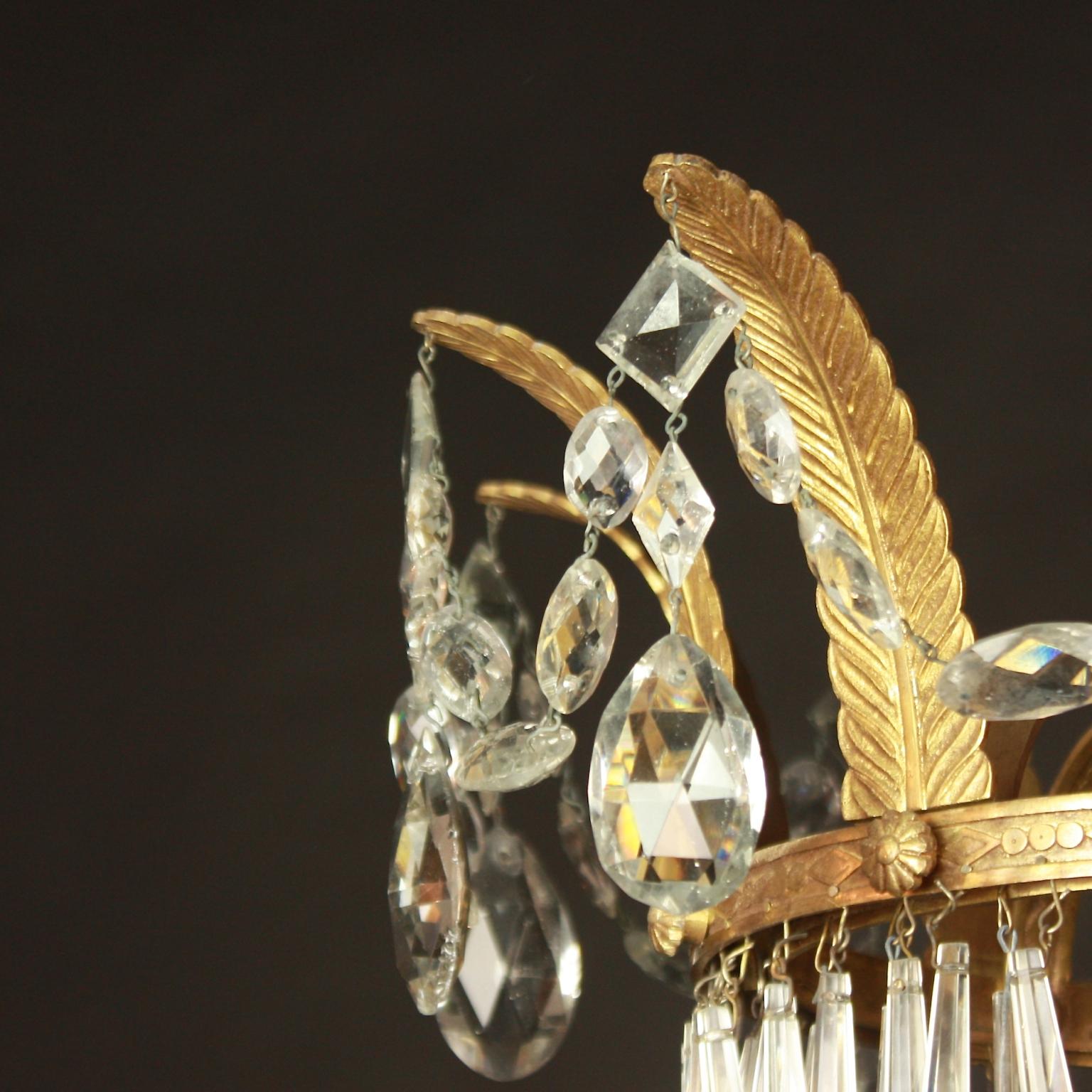 Empire-Kronleuchter aus Kristallschliff und vergoldeter Bronze aus dem frühen 19. Jahrhundert im Angebot 5