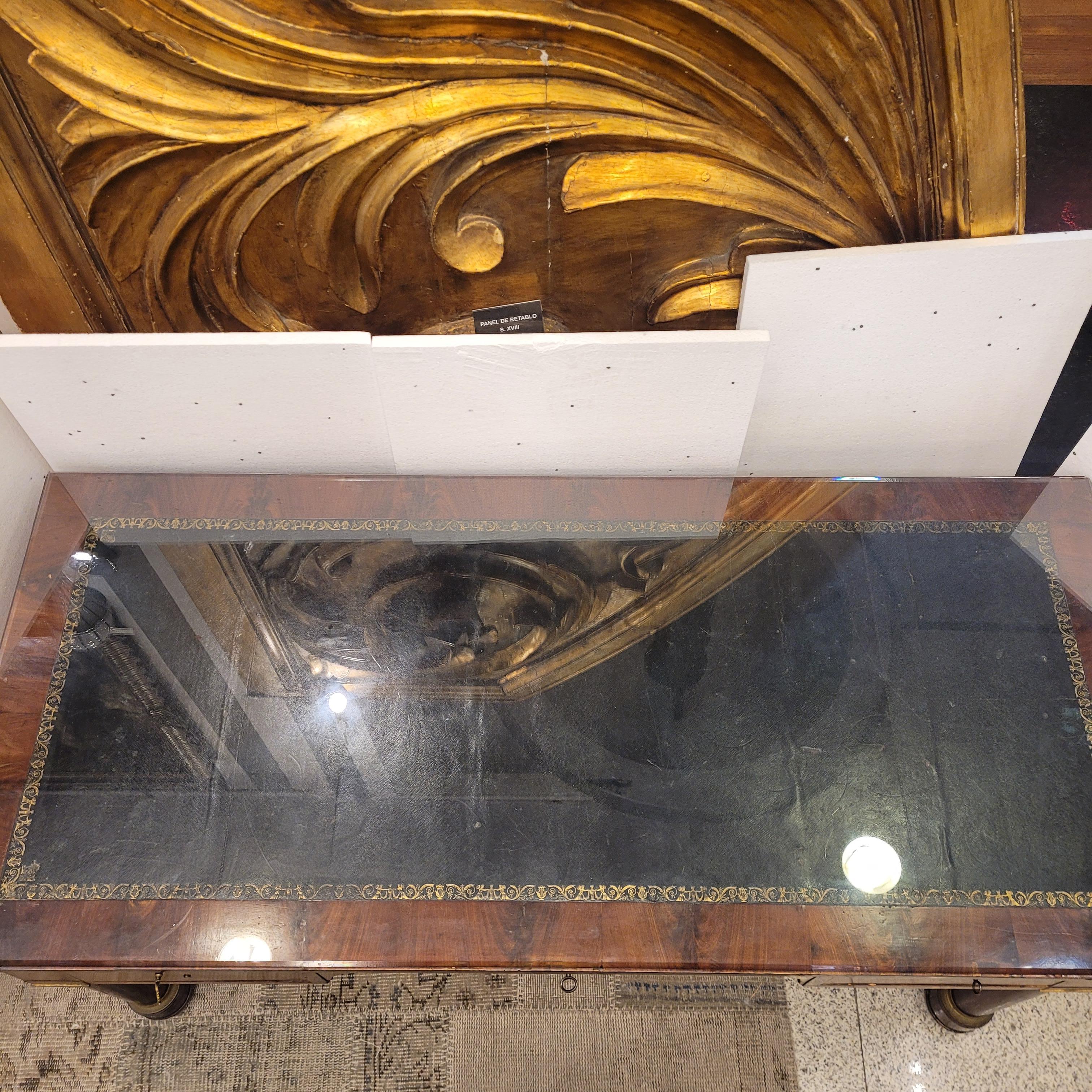 Escritorio Imperio Francés mesa de trabajo, madera ,  ormolu , Bureau Plat en venta 13