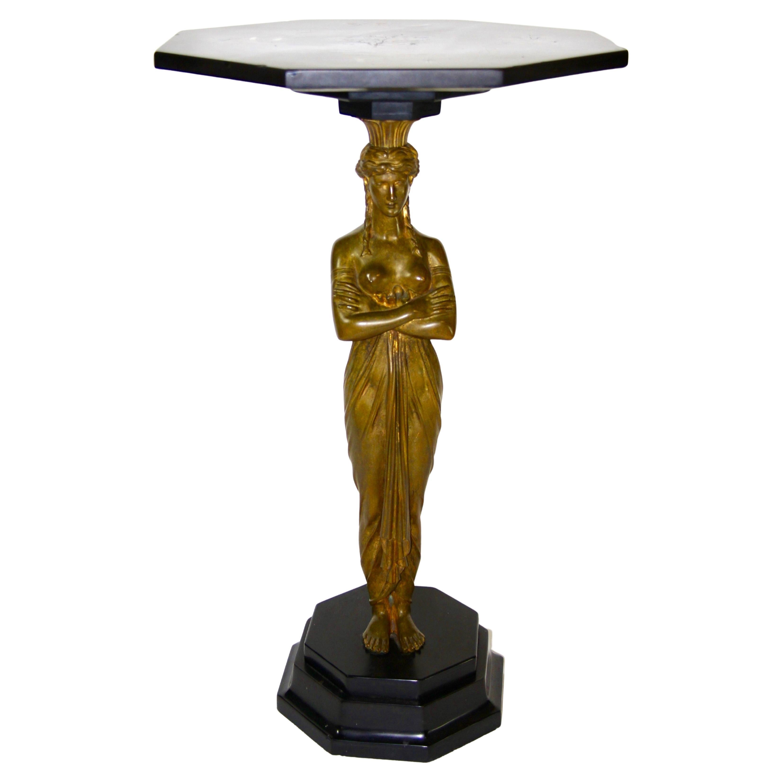 Figuraler Gueridon/Beistelltisch aus Bronze im französischen Empire-Stil mit Pietra Dore-Platte