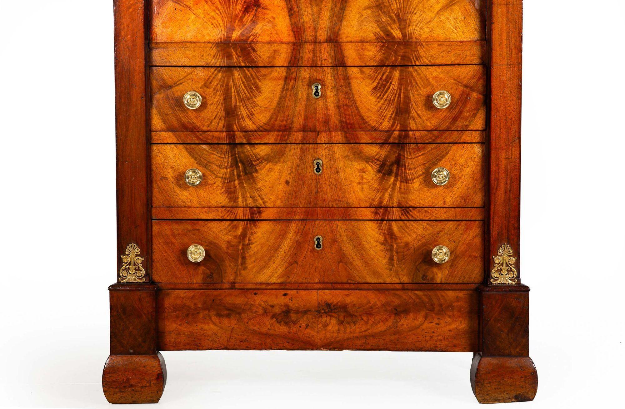 French Empire Flamed Mahogany Secretaire a'Abattant Desk ca. 1830 For Sale 7