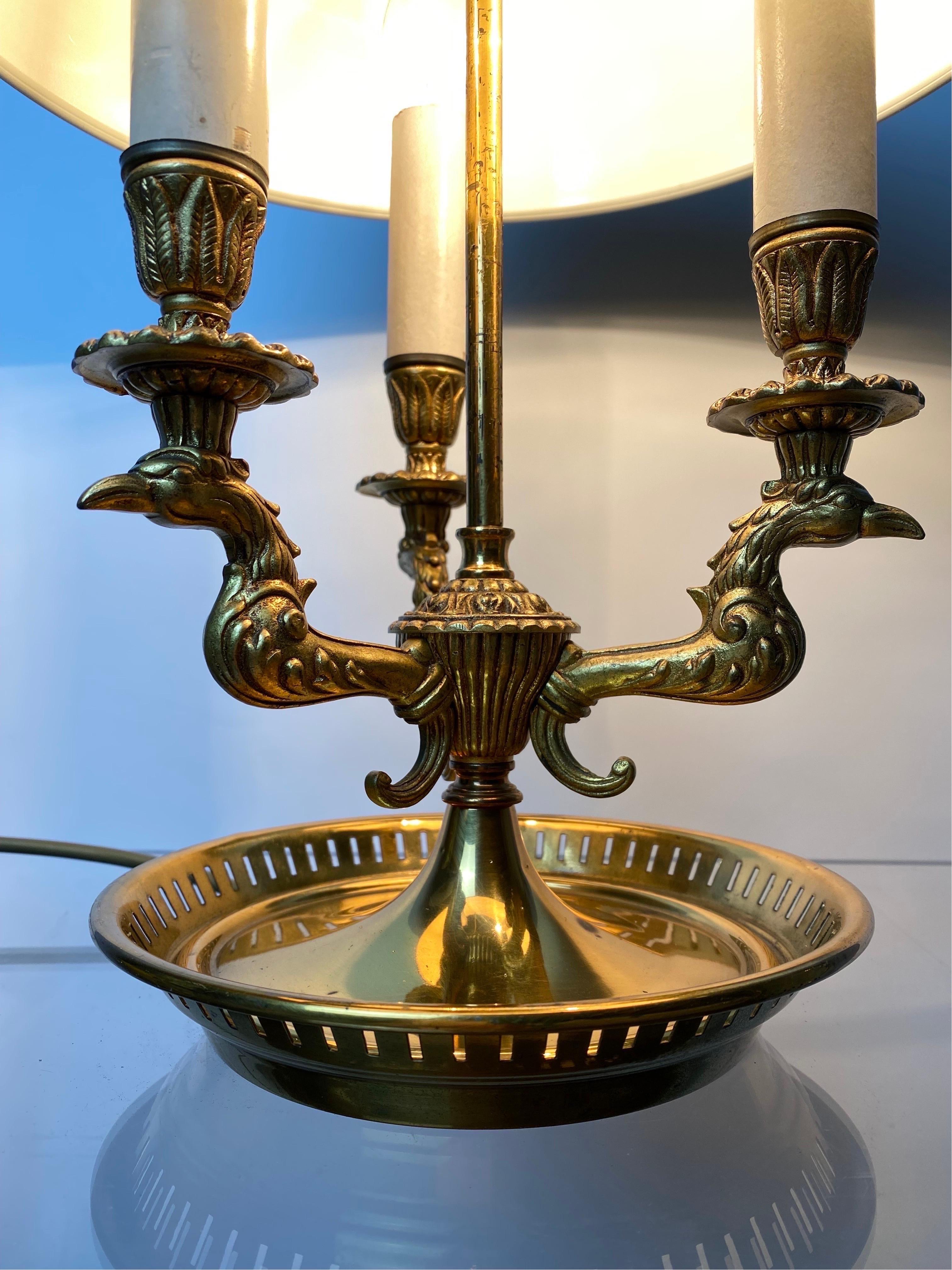 French Empire Gilded Bronze Bouillotte Lamp with 3 Eagle Arms In Good Condition For Sale In Halle, DE