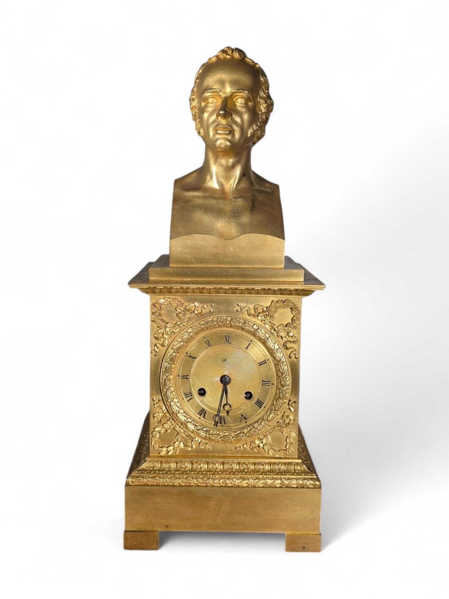 French Empire Gilded Bronze Mantel Clock In Good Condition For Sale In Madrid, ES