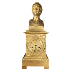 Reloj de repisa de bronce dorado Imperio Francés