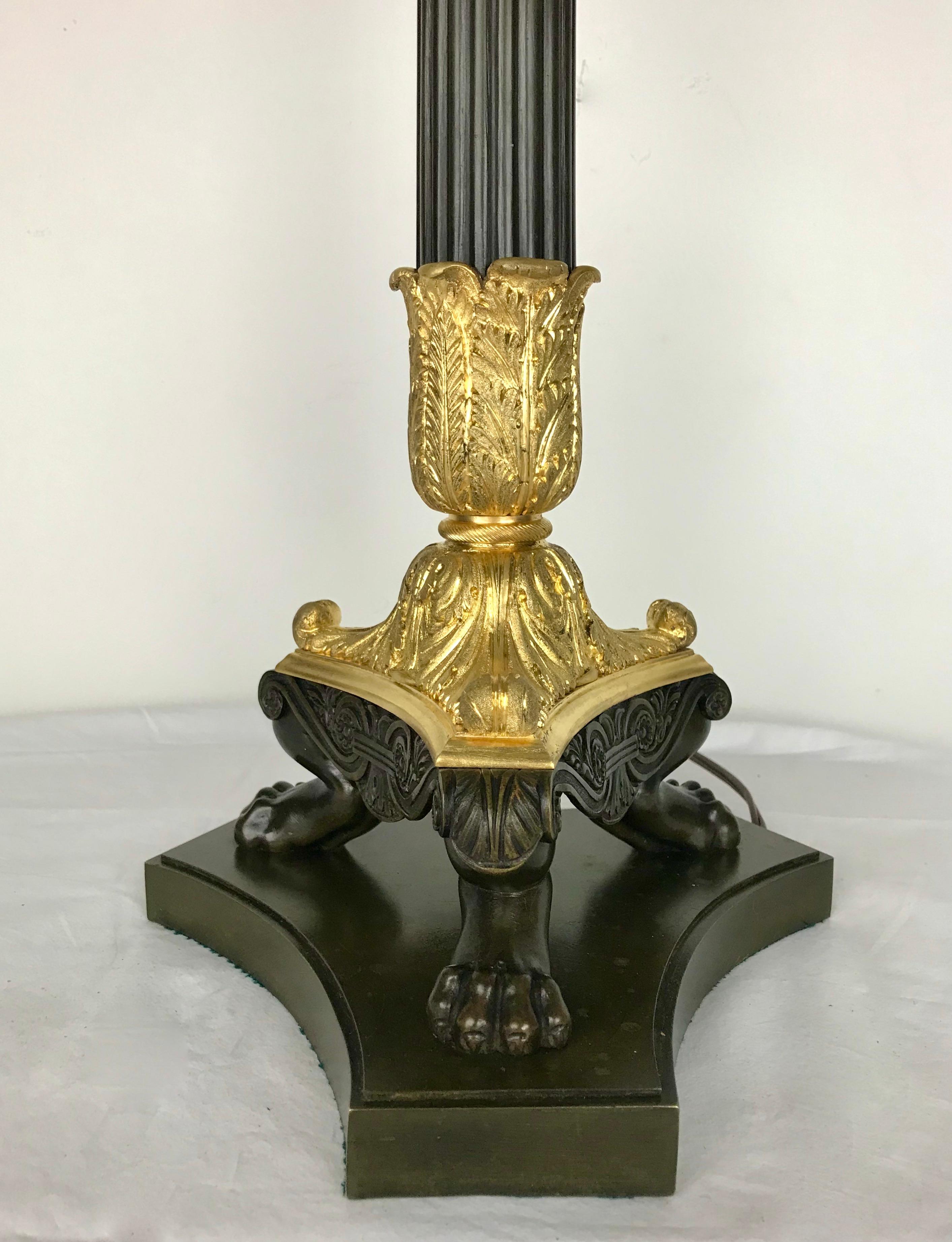 XIX secolo Lampada a colonna in bronzo patinato e dorato francese Impero in vendita