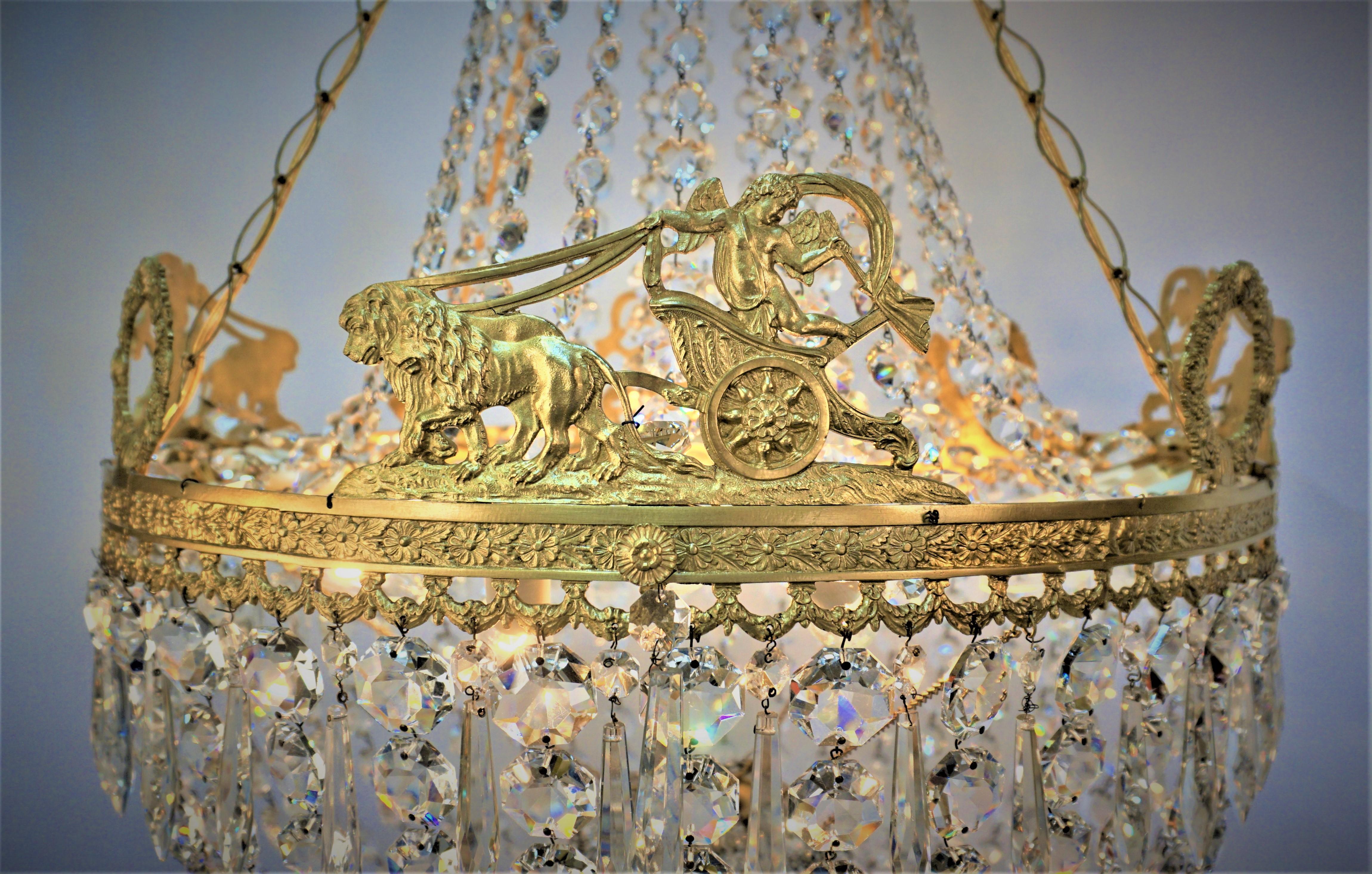 Vergoldeter Empire-Kronleuchter aus Bronze und Kristall aus dem französischen Empire im Zustand „Gut“ im Angebot in Fairfax, VA