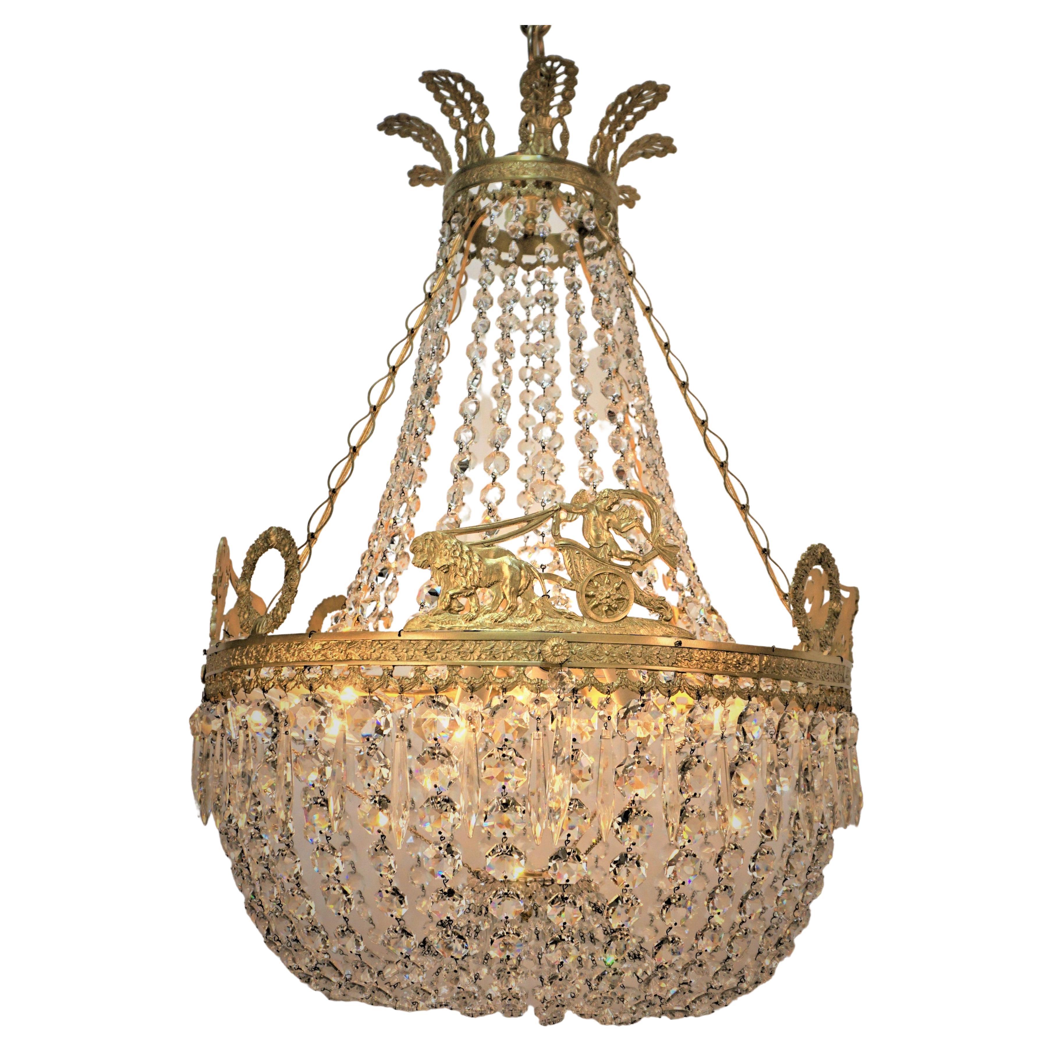 Vergoldeter Empire-Kronleuchter aus Bronze und Kristall aus dem französischen Empire im Angebot