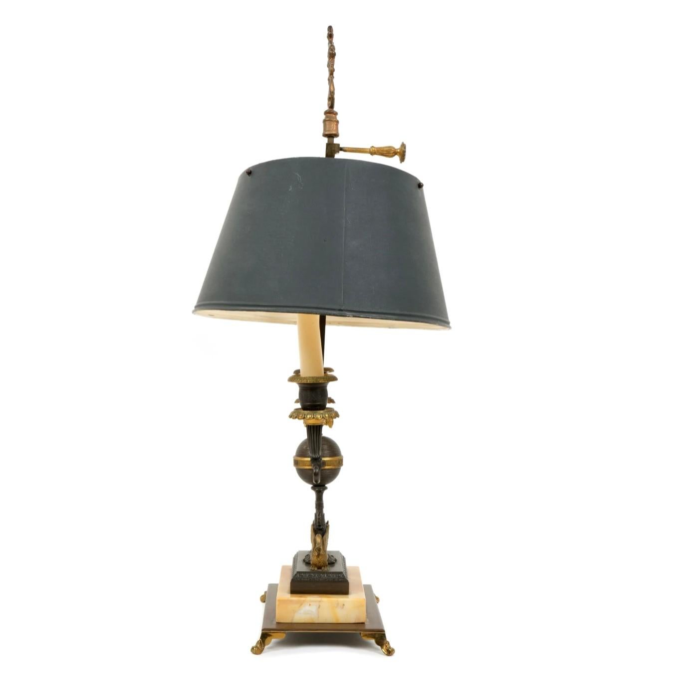 XIXe siècle Lampe bouillotte Empire française en bronze doré  en vente