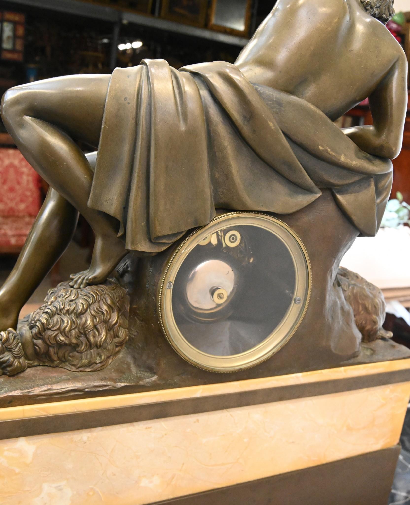 French Empire Gilt Bronze Clock Mantle Silk Suspension Movement 1820 In Good Condition In Potters Bar, GB