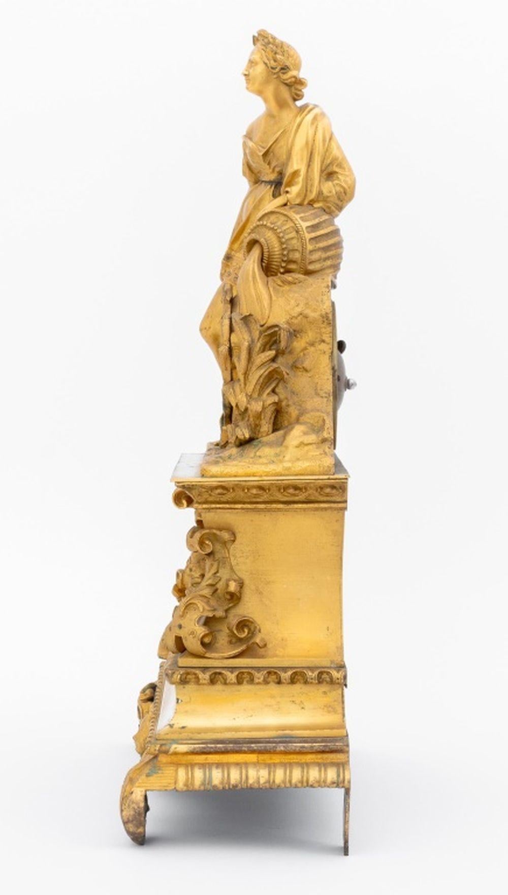 Orologio Figurale Francese Impero in Bronzo Dorato in vendita 5