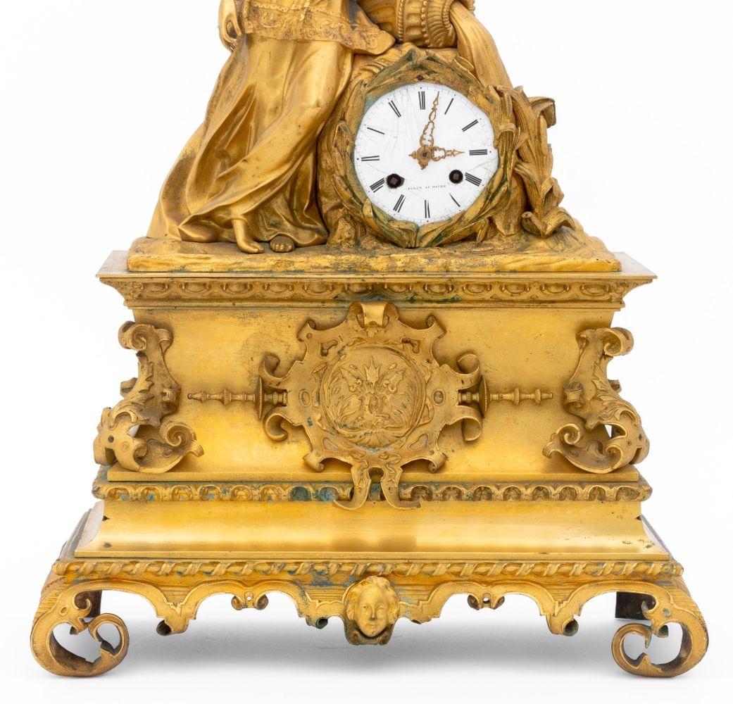 Orologio Figurale Francese Impero in Bronzo Dorato In condizioni buone in vendita a Astoria, NY