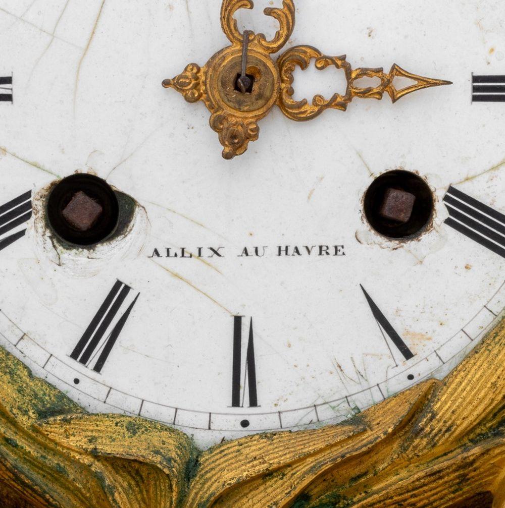 Orologio Figurale Francese Impero in Bronzo Dorato in vendita 2
