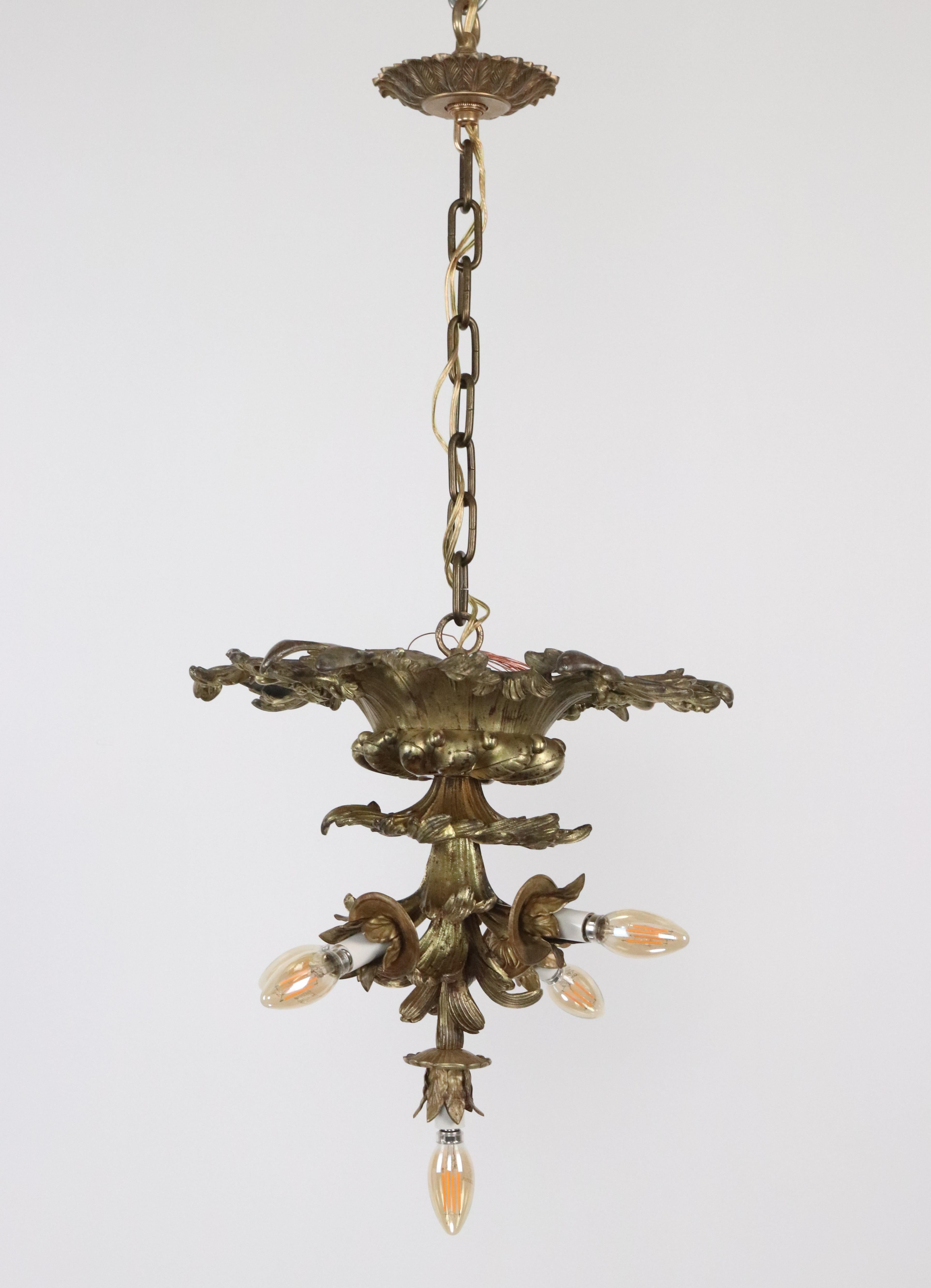 Stile impero Lampadario a 5 luci in bronzo dorato Impero Francese in vendita