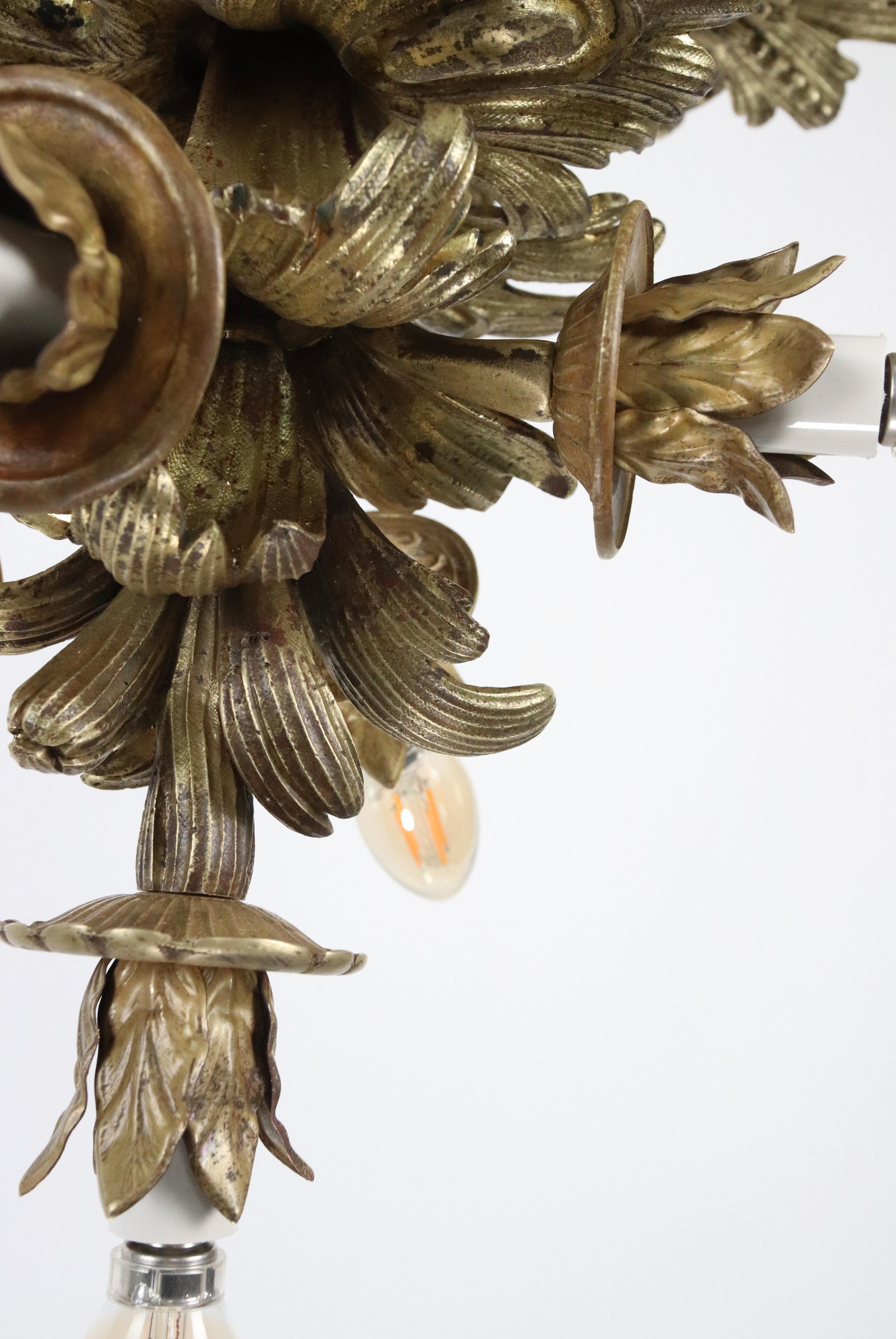 Lampadario a 5 luci in bronzo dorato Impero Francese in vendita 2