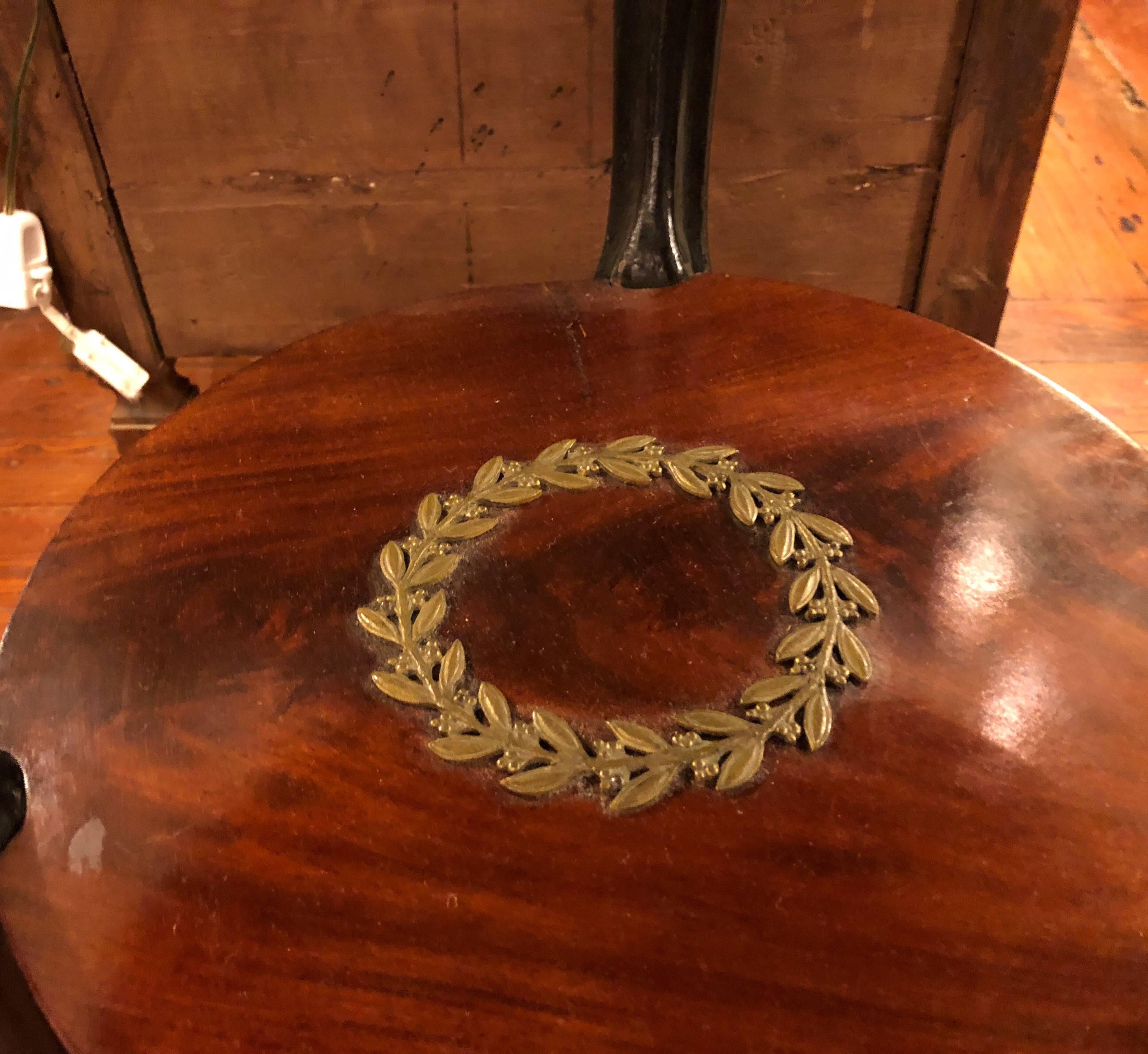 Guéridon de l'Empire français Bon état - En vente à Natchez, MS