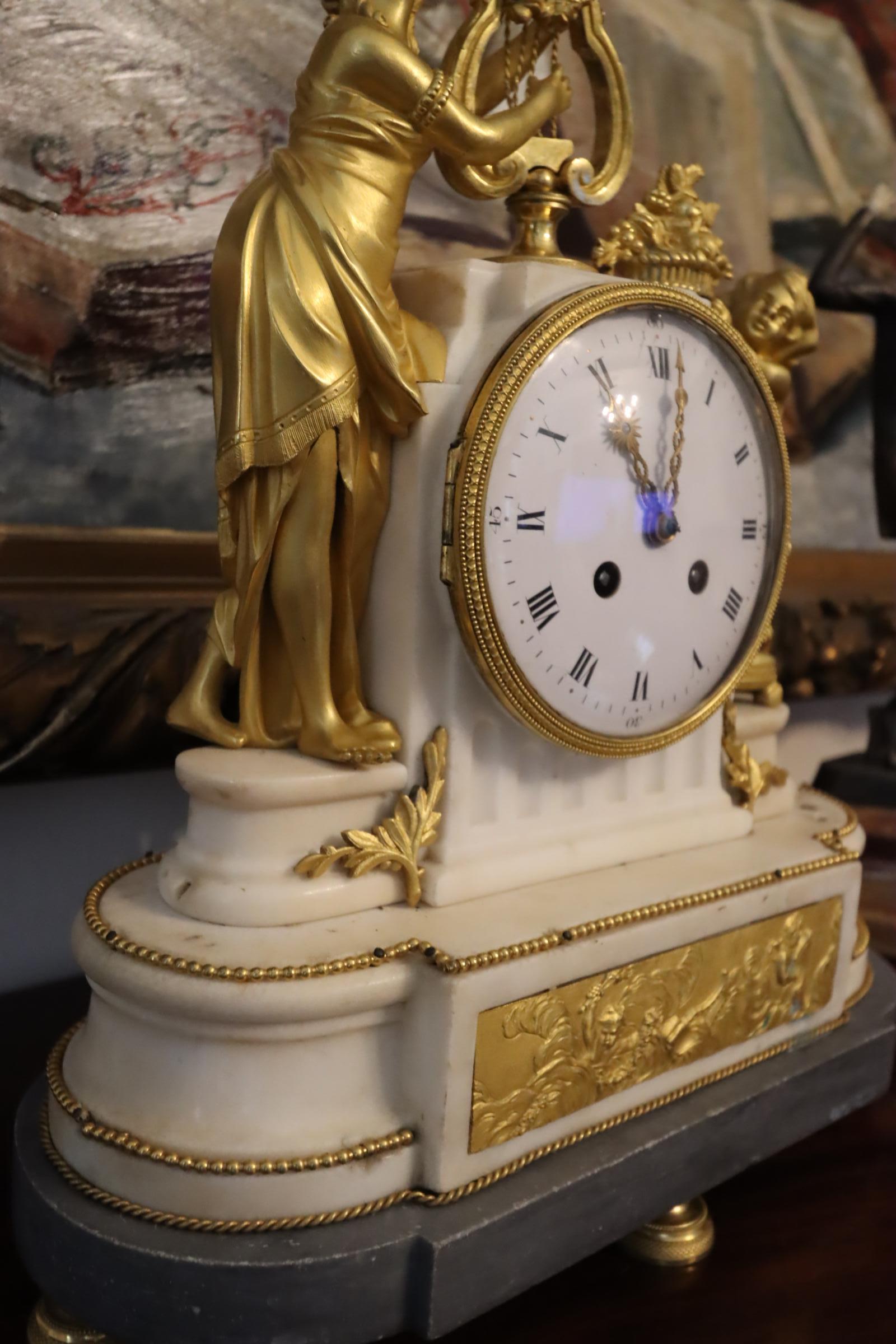 French Empire Guilt Bronze Mounted Table Clock on Marble Circa 1820 For Sale 1