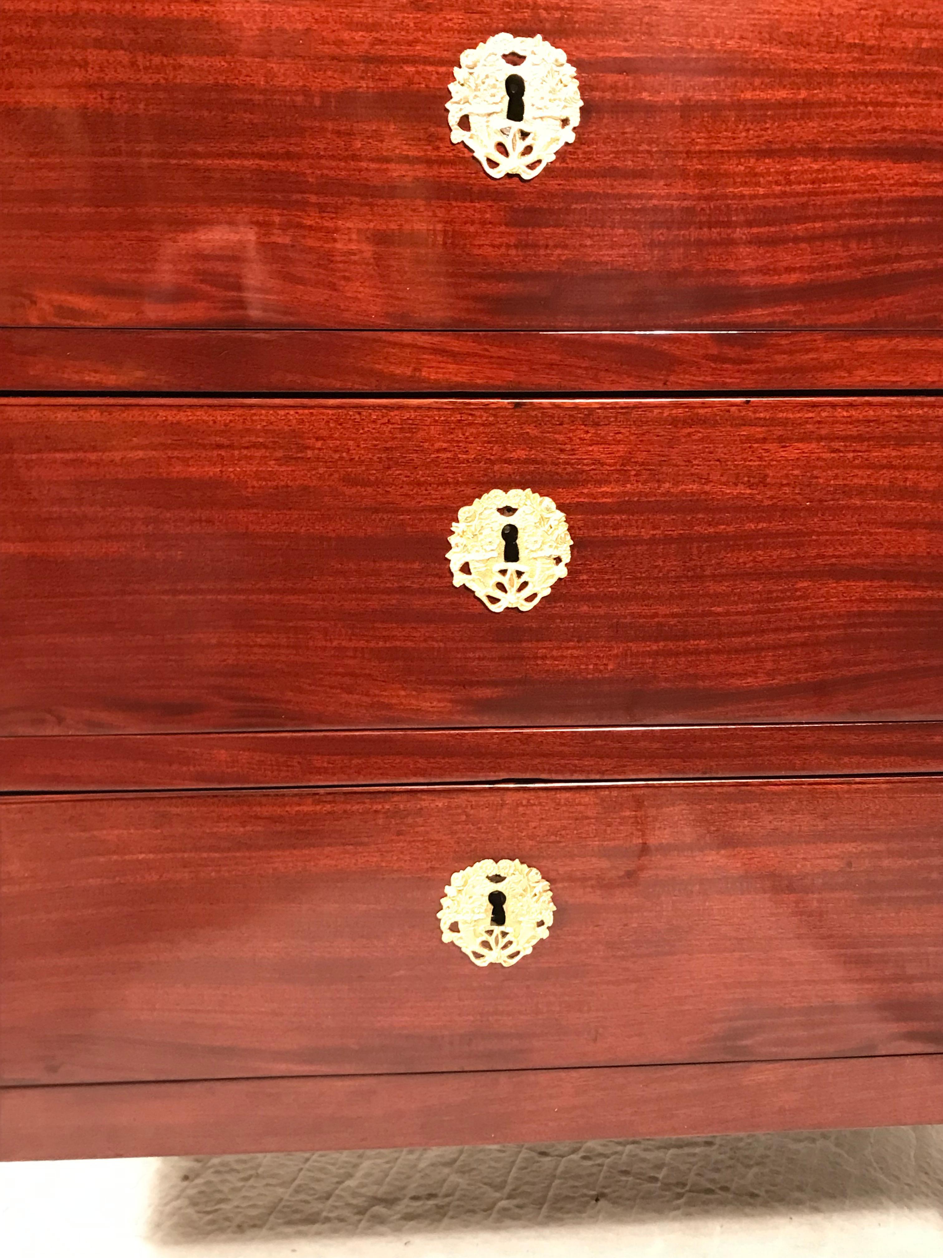 French Empire Highboy Dresser, 1810 In Good Condition For Sale In Leimen, DE