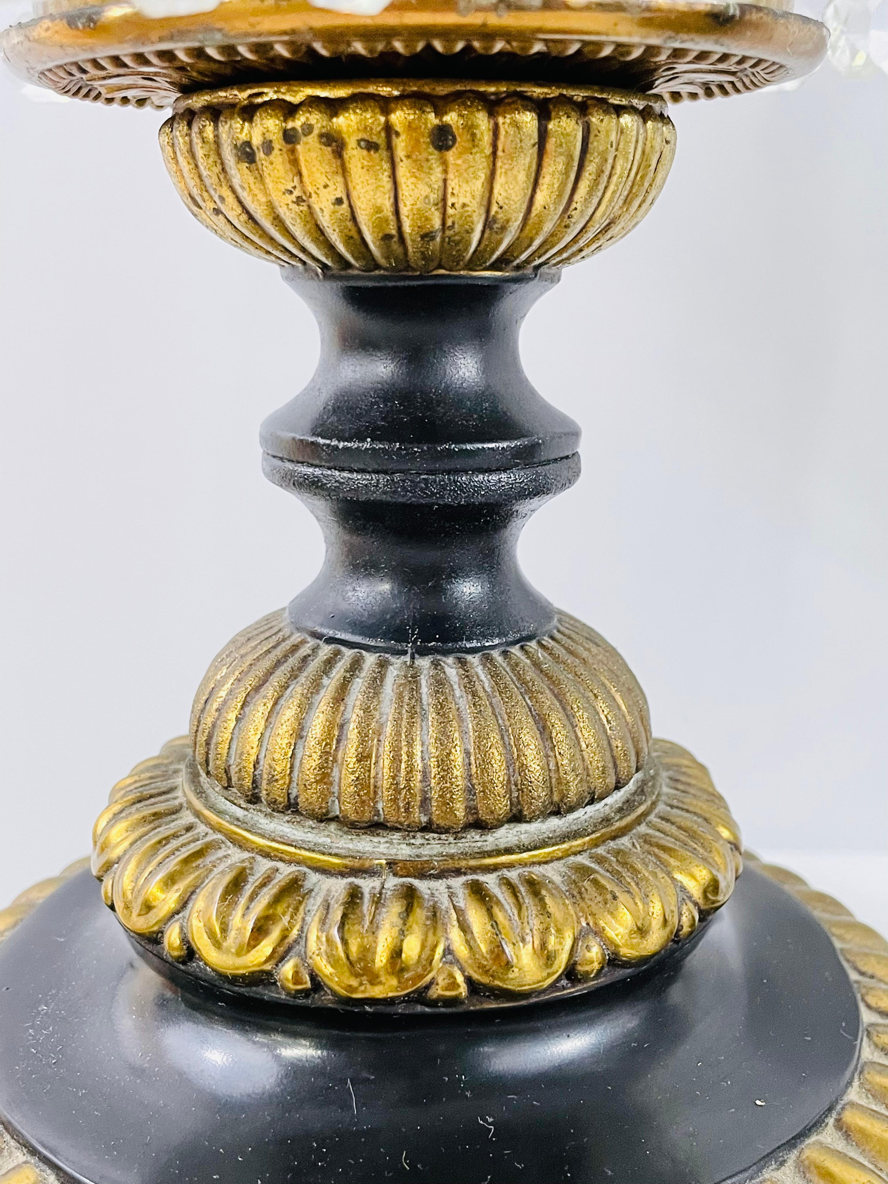 Paire de lampes de bureau françaises Empire Hollywood Regency en bronze et cristal en vente 11