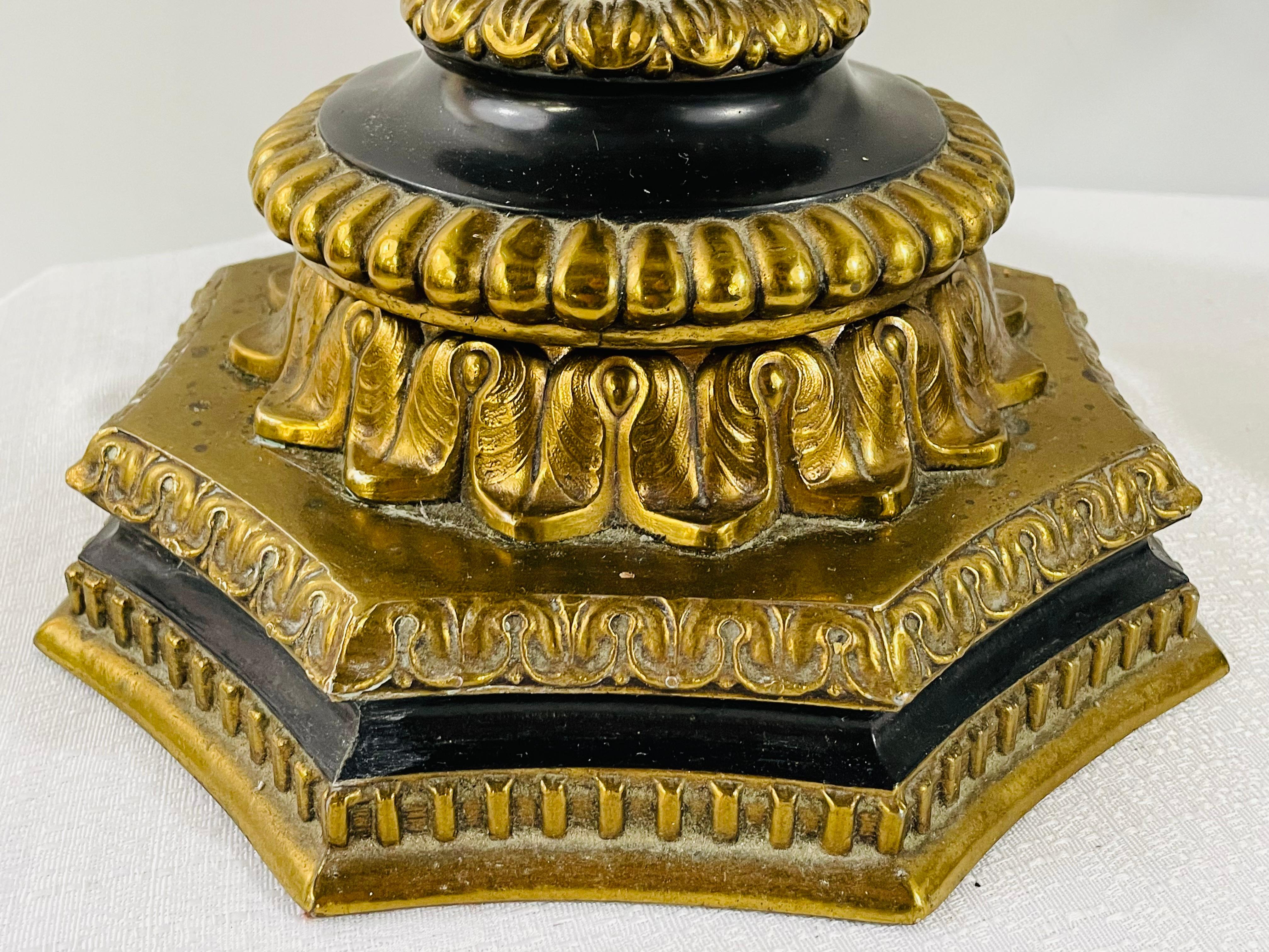 Paire de lampes de bureau françaises Empire Hollywood Regency en bronze et cristal en vente 12