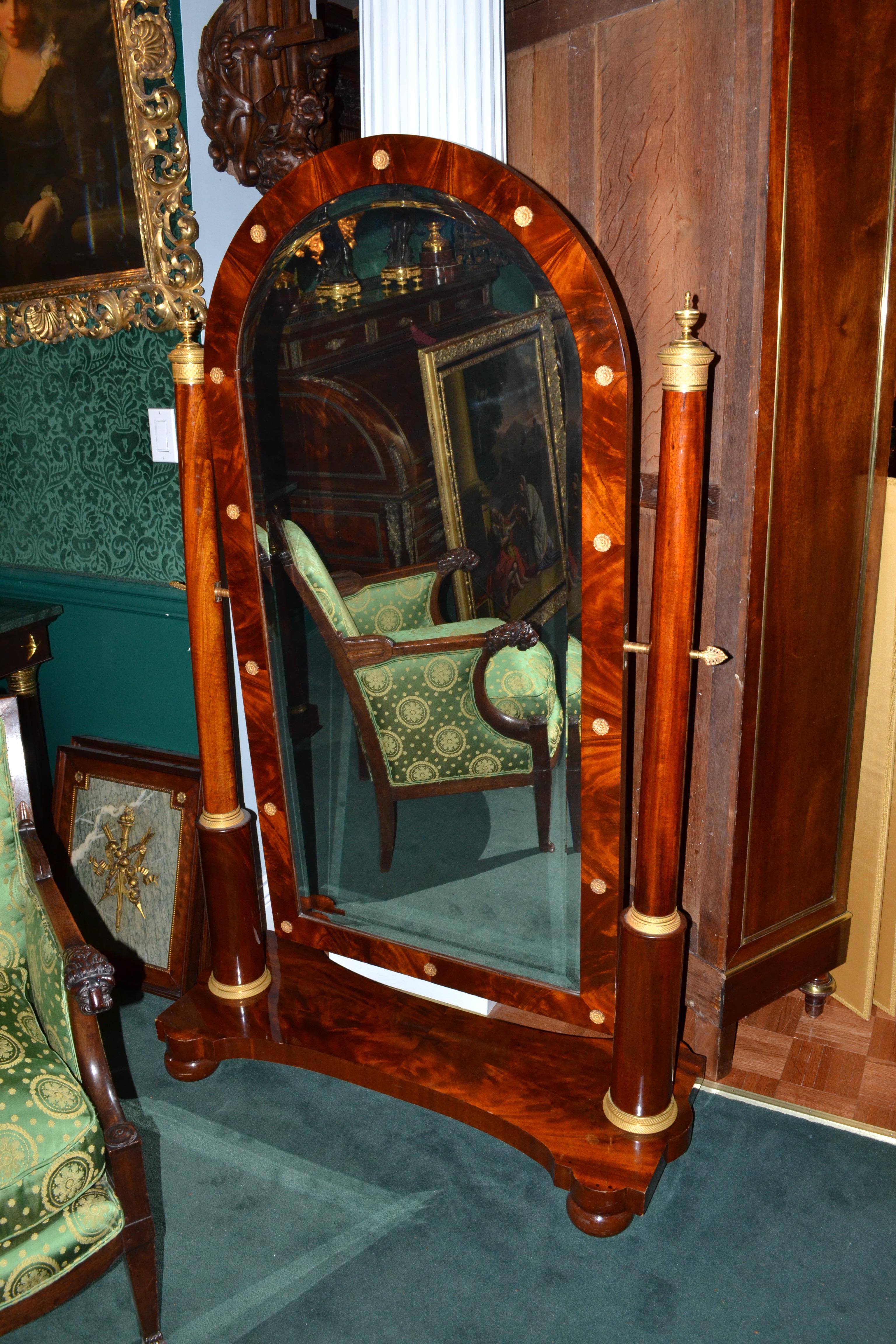 French Empire Mahogany and Gilded Bronze Cheval Mirror For Sale 2
