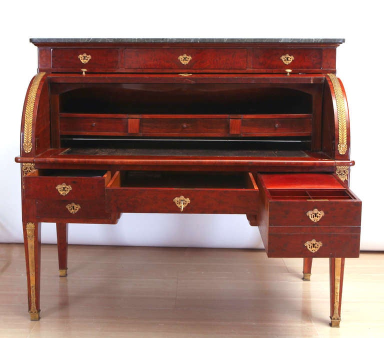 French Empire Mahogany Bureau à Cylindre Writing Table, circa 1810 In Good Condition For Sale In Rome, IT