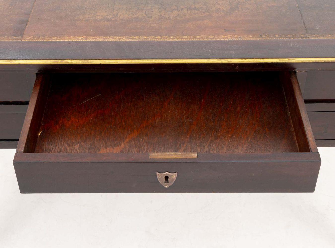 Französisch Empire Mahagoni Bureau Plat, 19. C. (Vergoldet) im Angebot