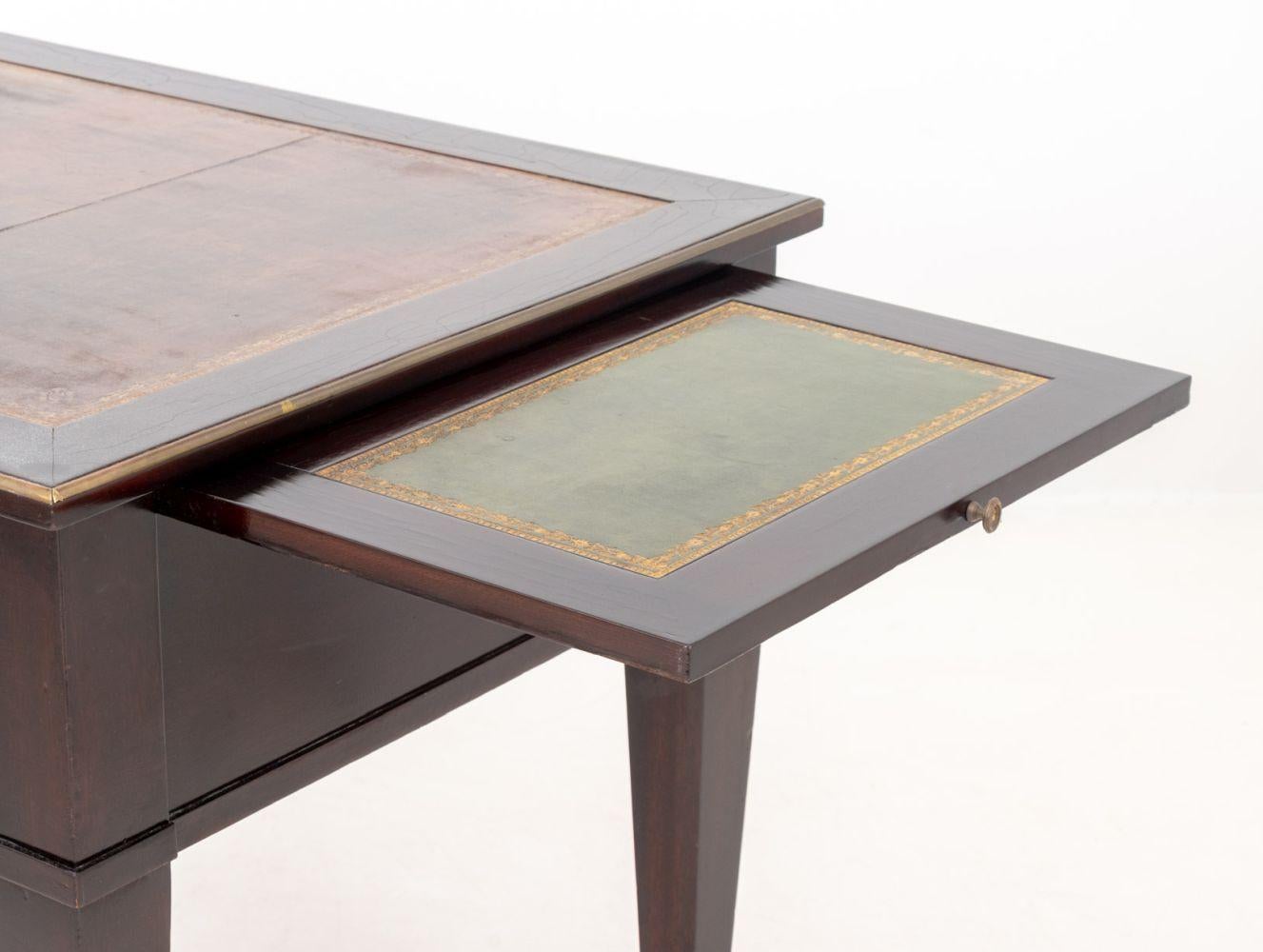 Französisch Empire Mahagoni Bureau Plat, 19. C. (Leder) im Angebot