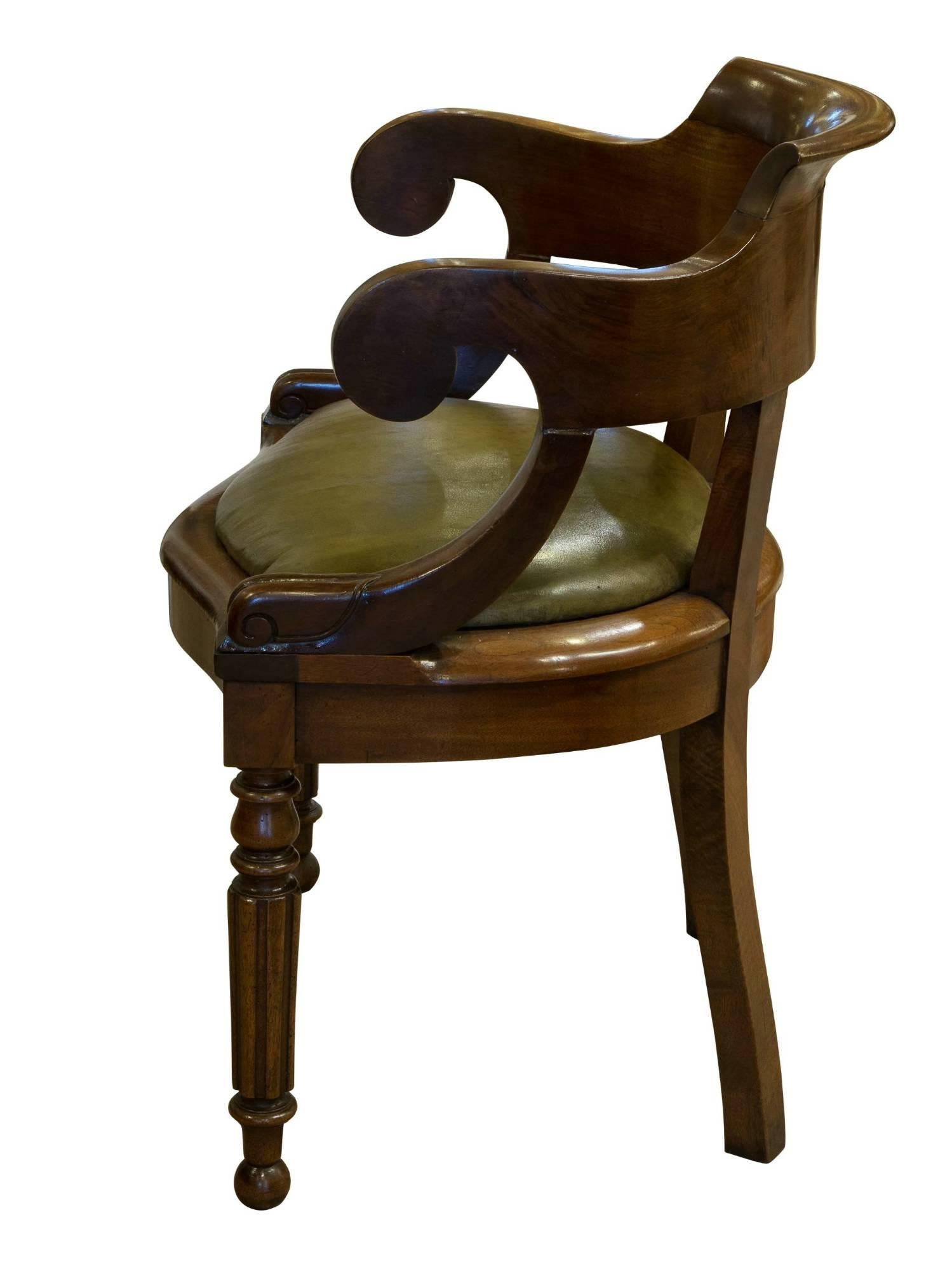 French Empire Mahogany Desk Chair, circa 1840 In Good Condition For Sale In Salisbury, GB