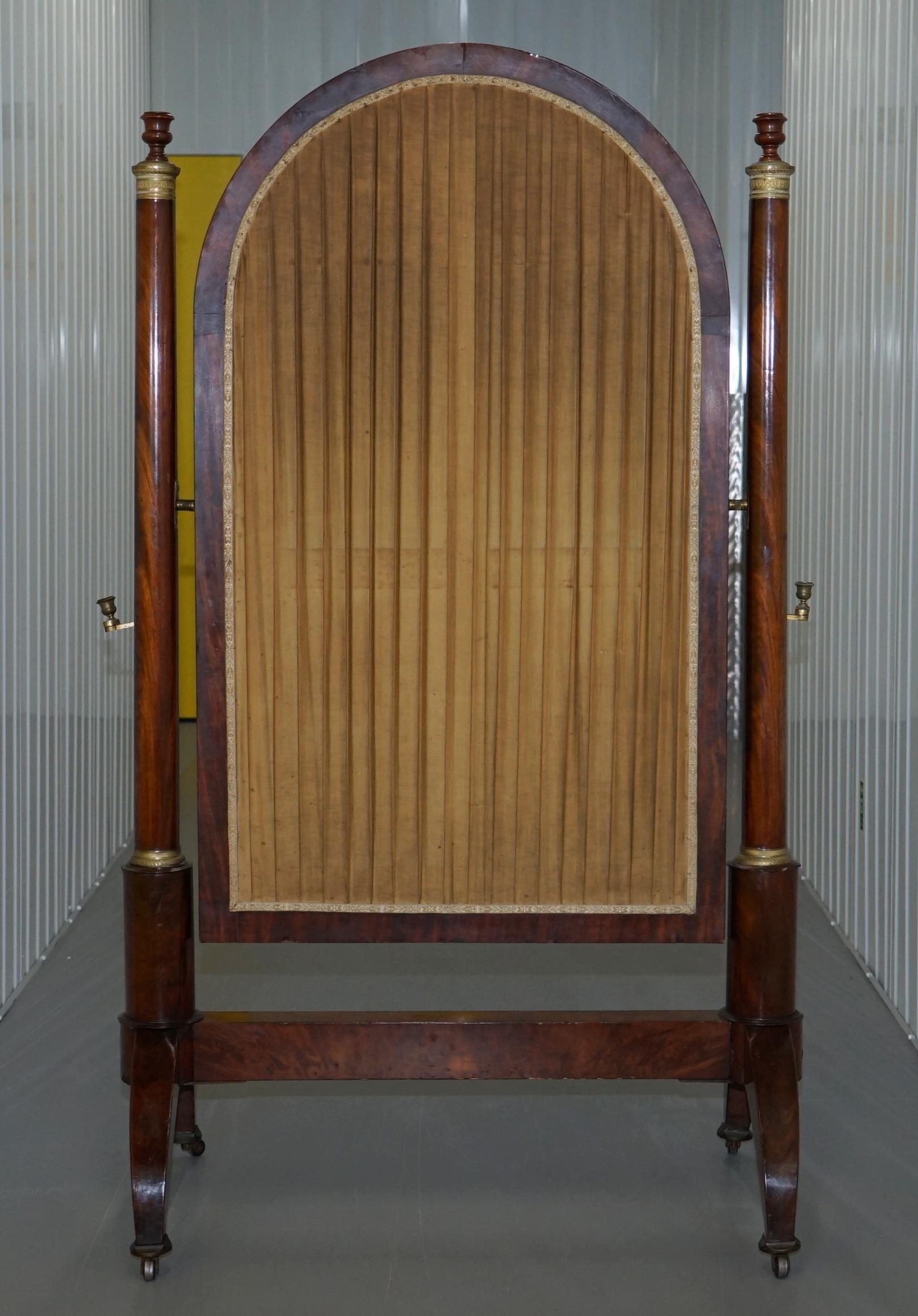 Miroir de cheval Empire en bois dur et métal doré avec bougies, vers 1810 en vente 8