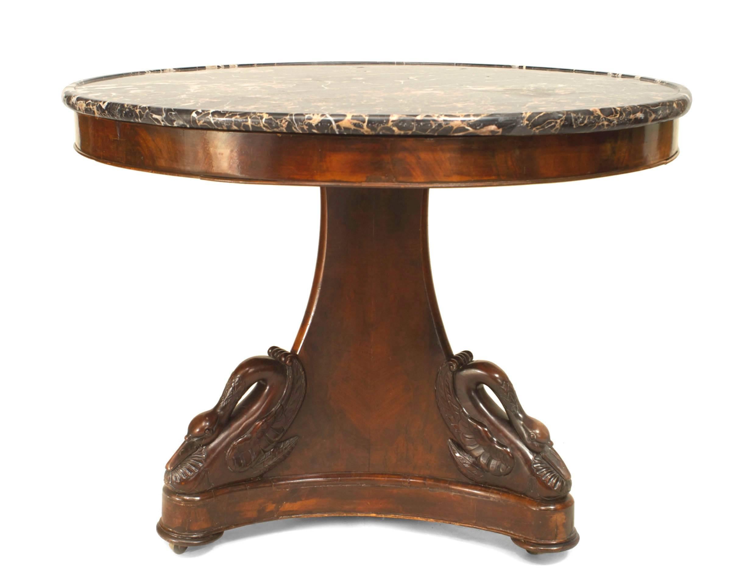 French Empire Mahogany Carved Center Table In Good Condition For Sale In New York, NY